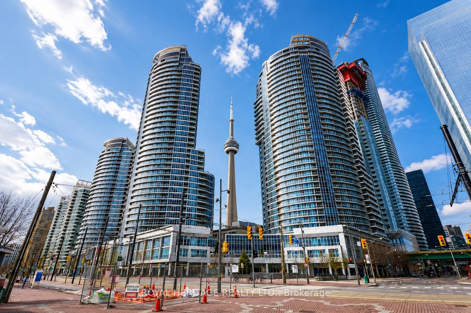 208 Queens Quay W 308, Toronto C01, ON M5J 2Y5