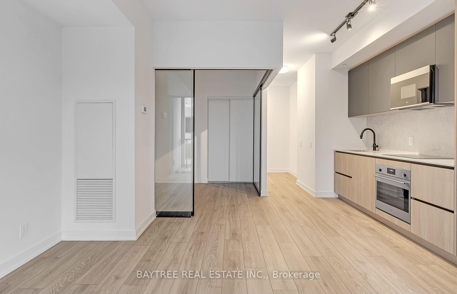 108 Peter Street 2703, Toronto C01, ON M5V 2G7