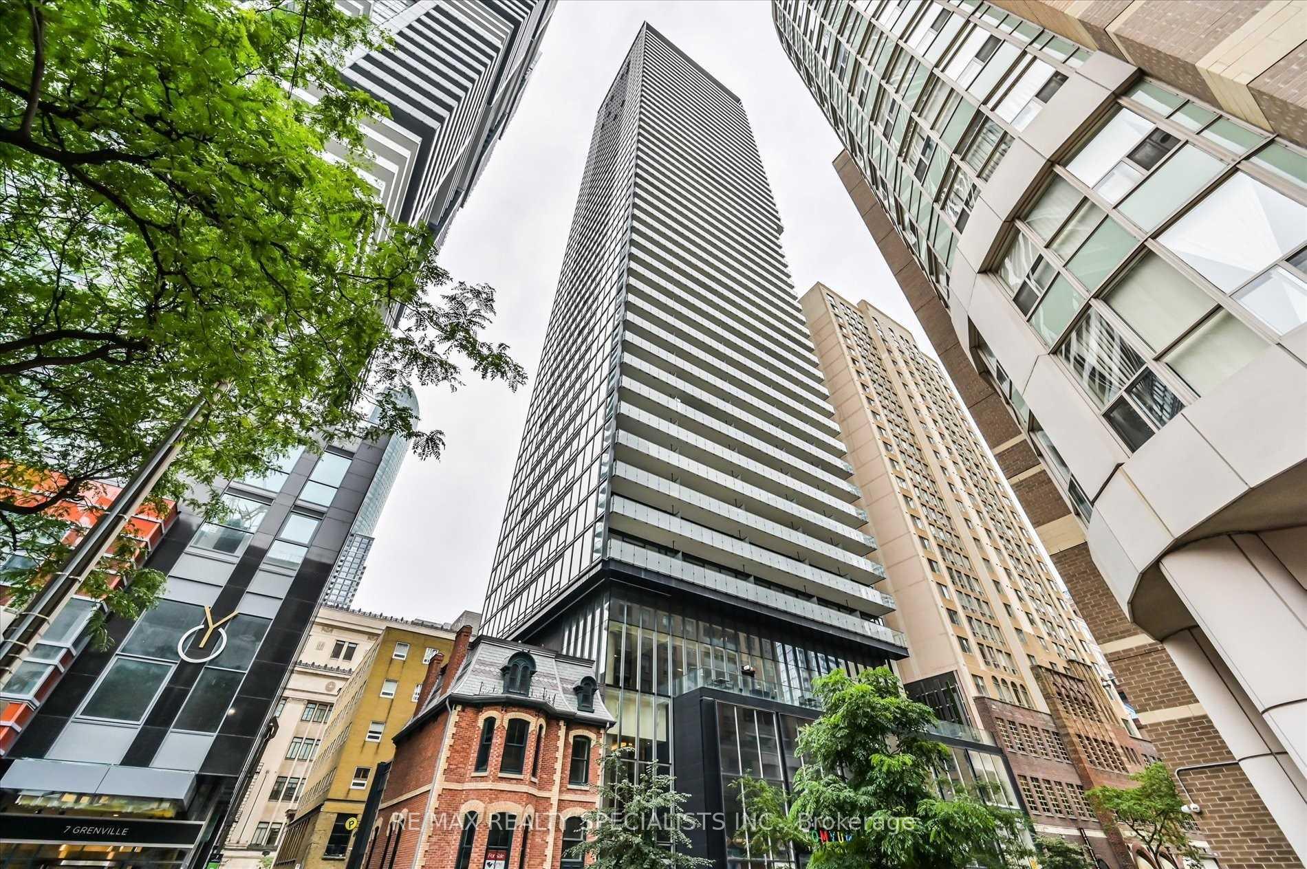 15 Grenville Street 4109, Toronto C01, ON M4Y 1A1