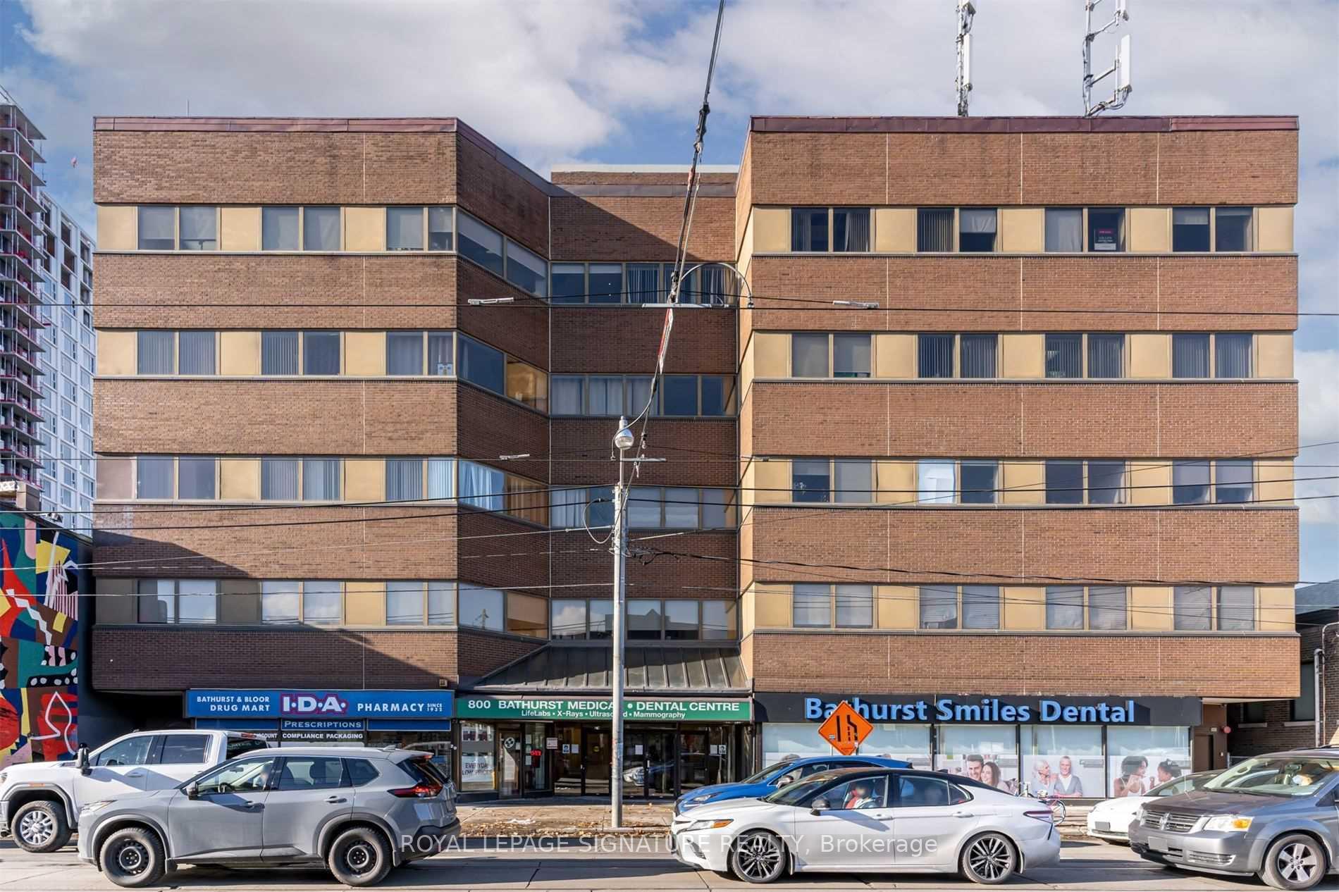 800 Bathurst Street 206, Toronto C02, ON M5R 3M8