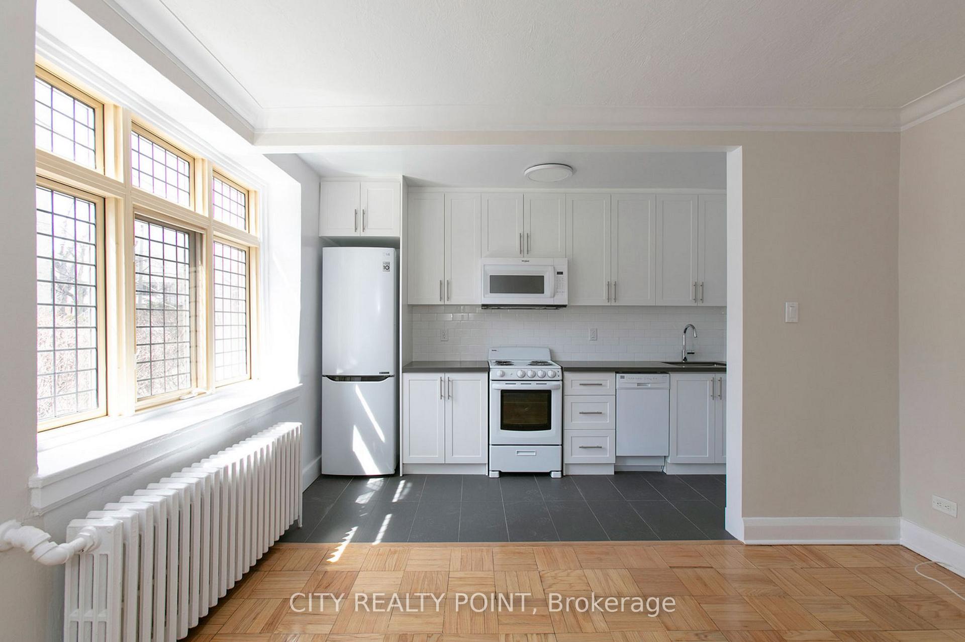 396 Avenue Road 218, Toronto C02, ON M4V 2H4