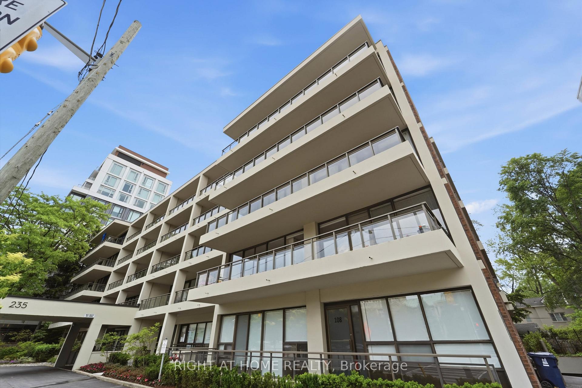 235 St Clair Avenue W 109, Toronto C02, ON M4V 1R4