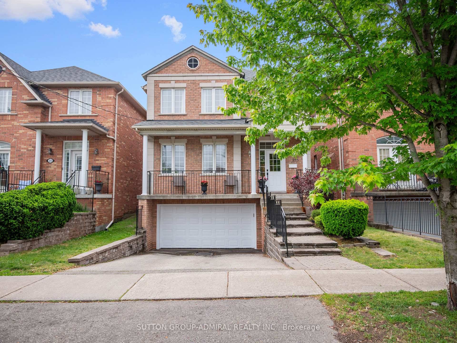 255 Cocksfield Avenue, Toronto C06, ON M3H 3T6