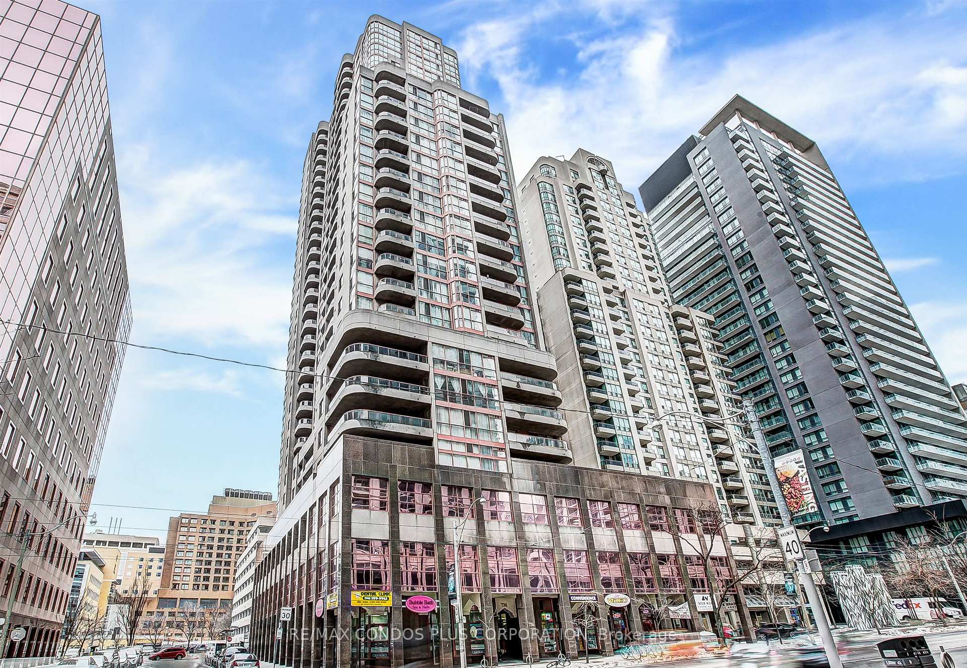 736 Bay Street 1601, Toronto C01, ON M5G 2M4