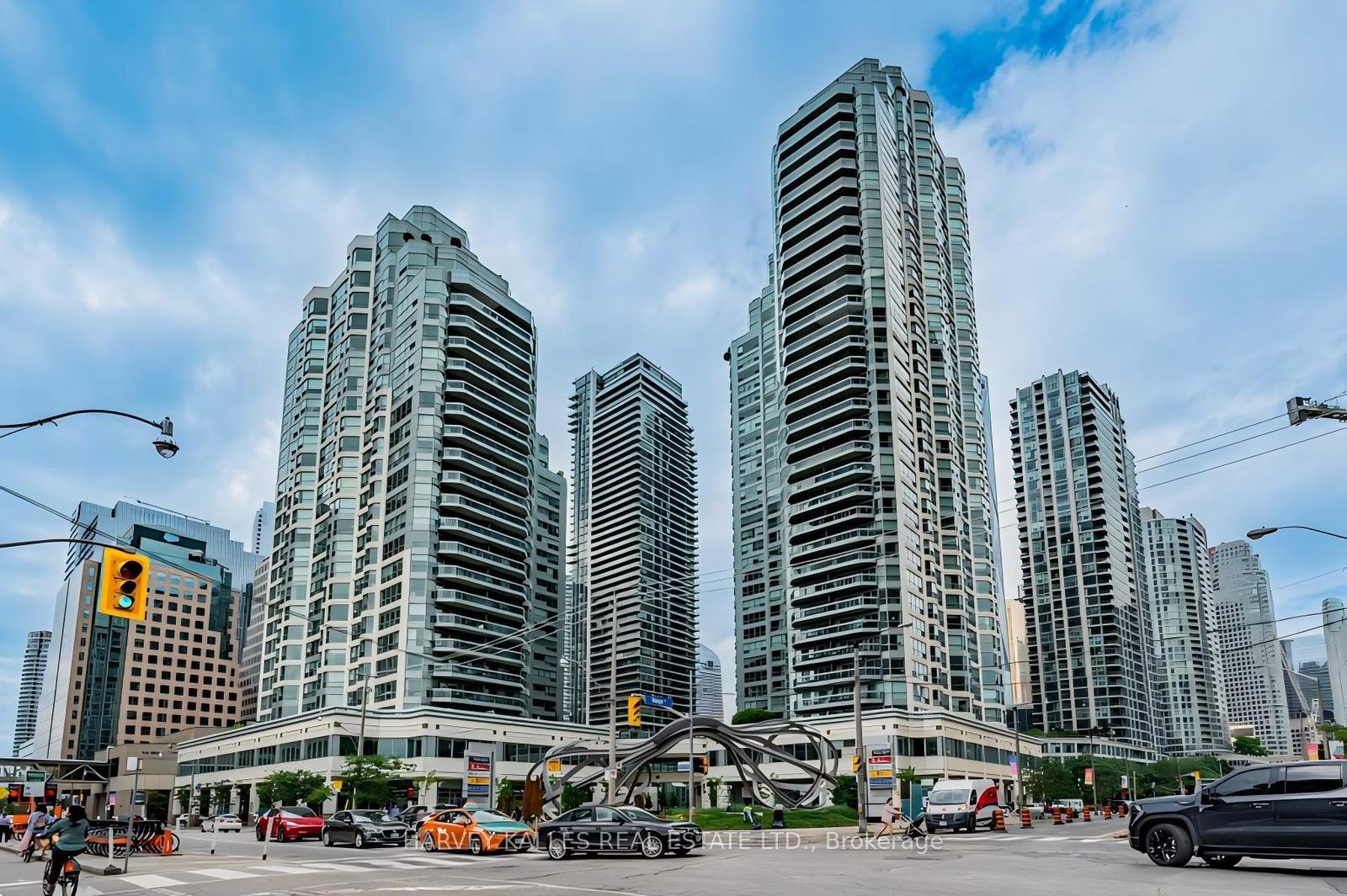 10 Yonge Street 705, Toronto C01, ON M5J 1R4