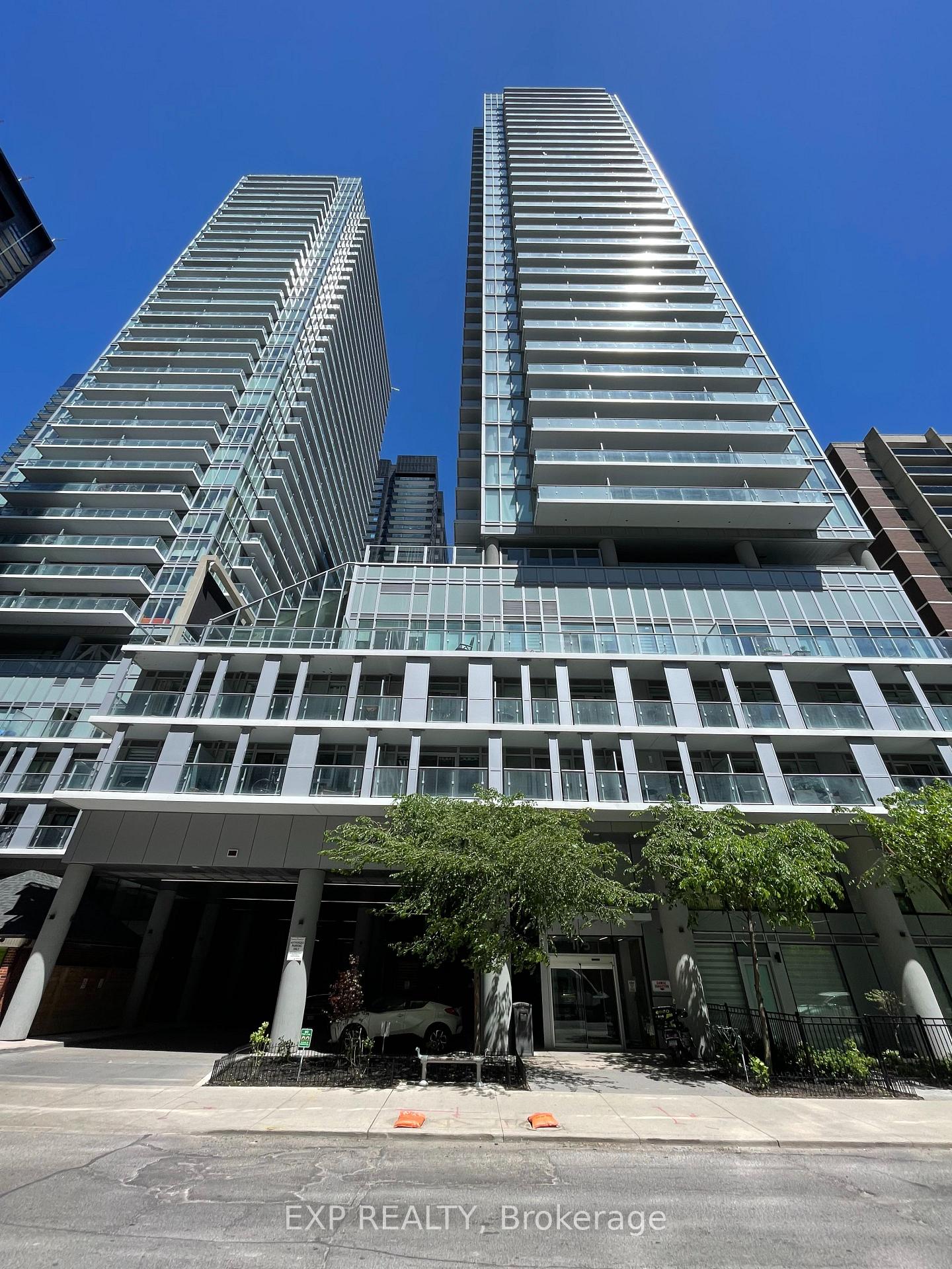 195 Redpath Avenue 2015, Toronto C10, ON M4P 0E4