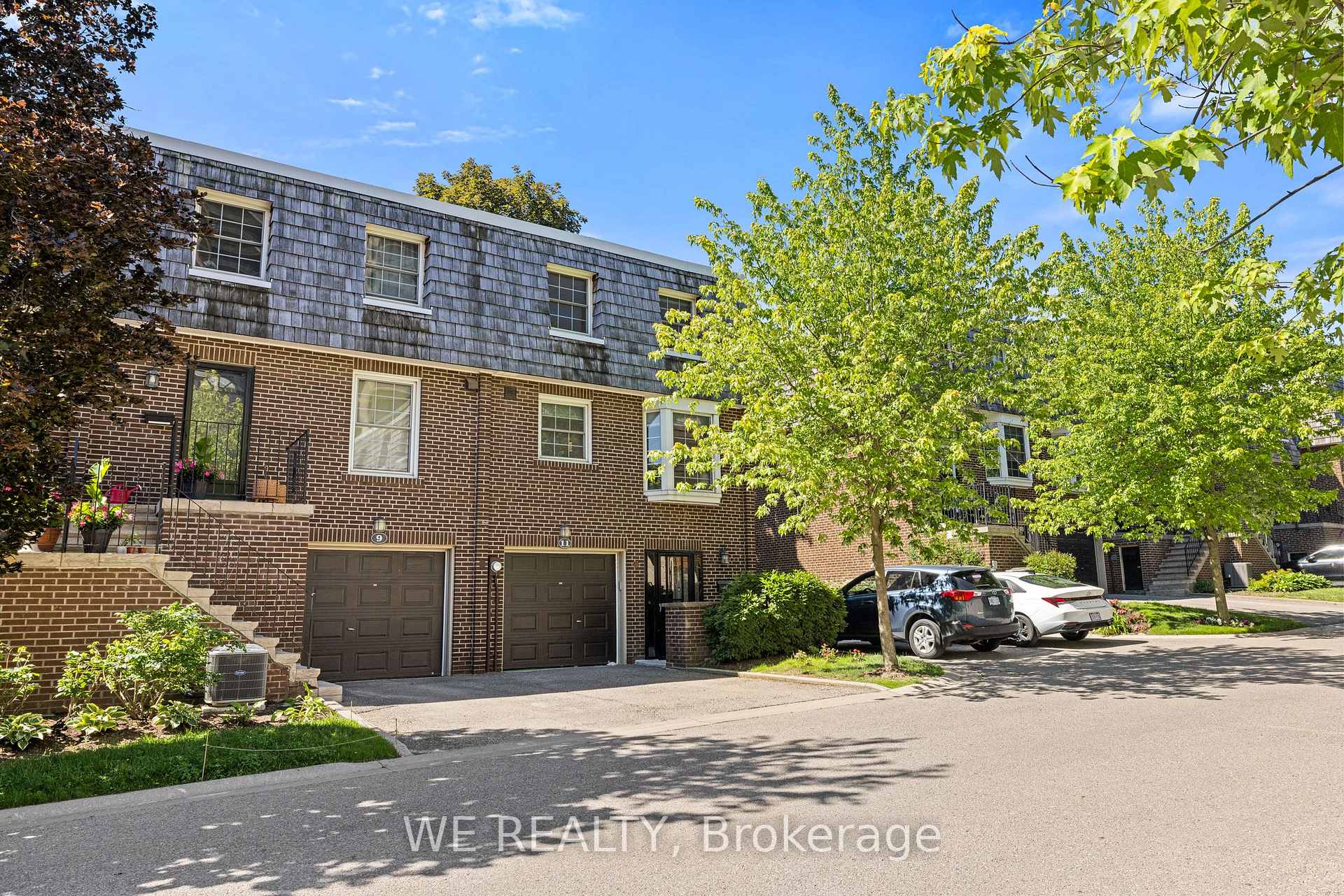 11 Stonedale Placeway, Toronto C13, ON M3B 1W2