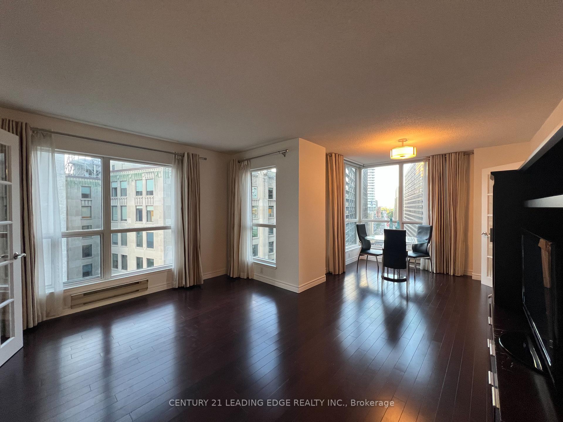 7 Carlton Street 1115, Toronto C08, ON M5B 2M3