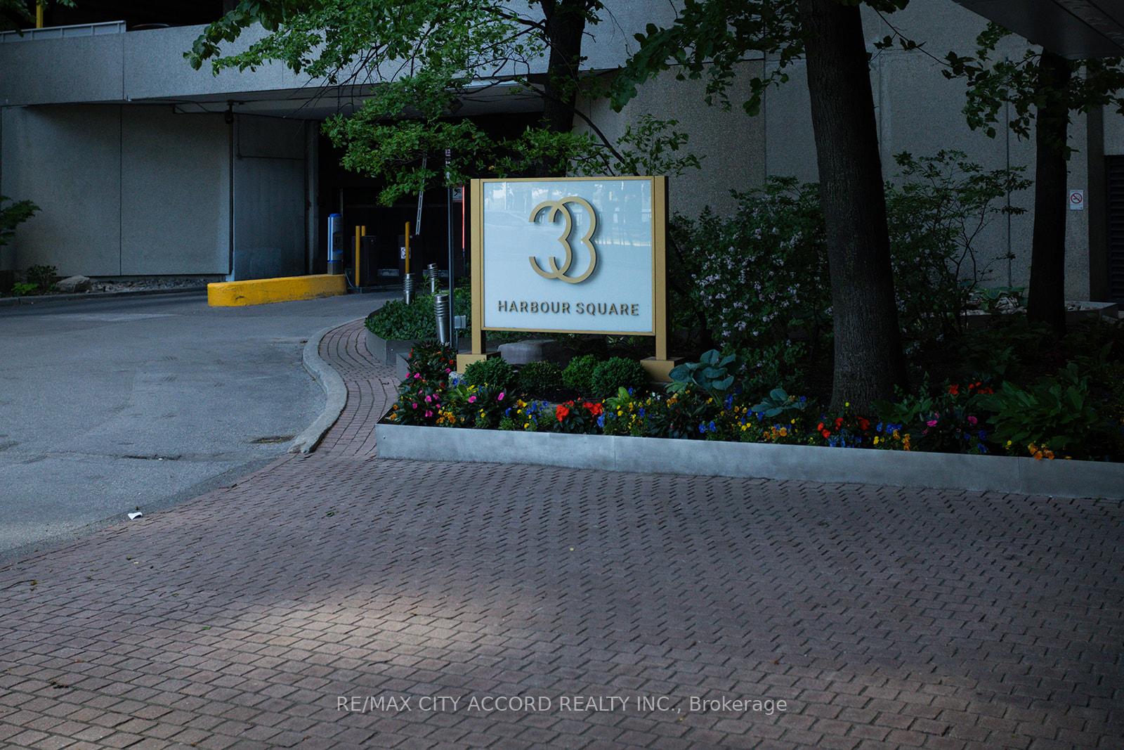33 Harbour Square 2018, Toronto C01, ON M5J 2G2