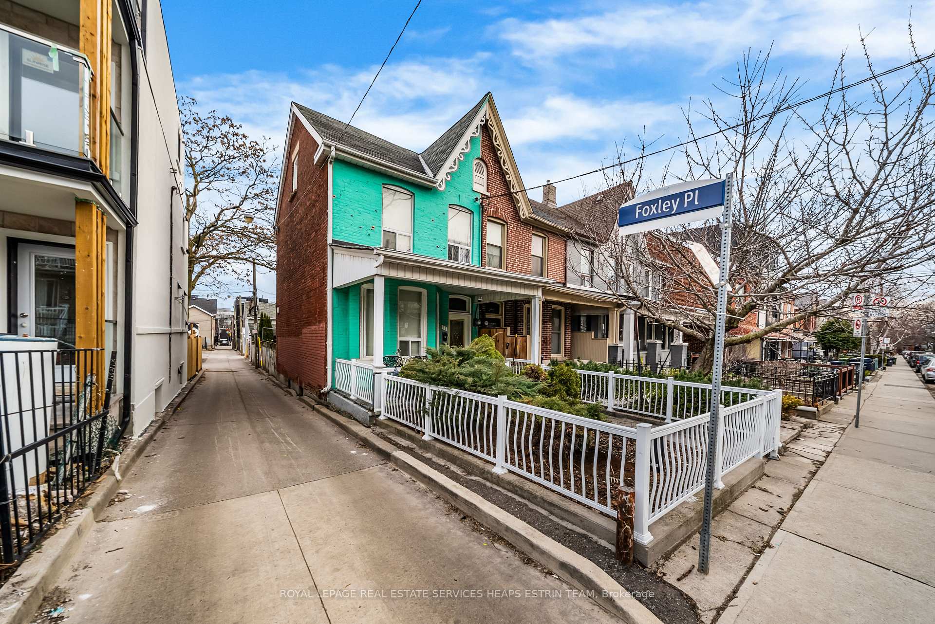 11 Foxley Street, Toronto C01, ON M6J 1P9