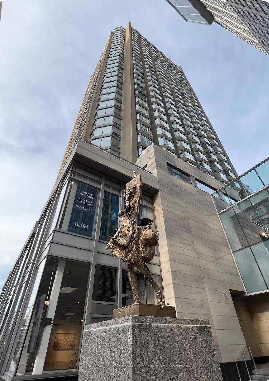 155 Yorkville Avenue 2403, Toronto C02, ON M5R 0B4