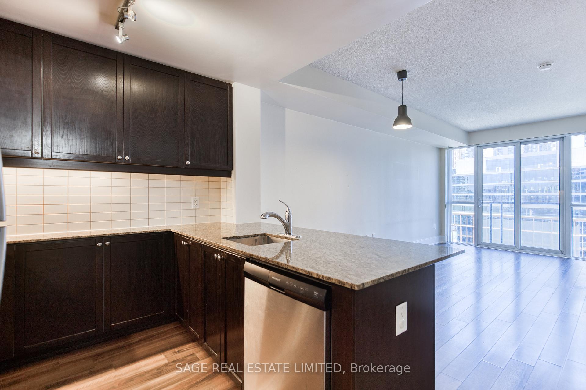 560 Front Street W 1021, Toronto C01, ON M5V 1C1