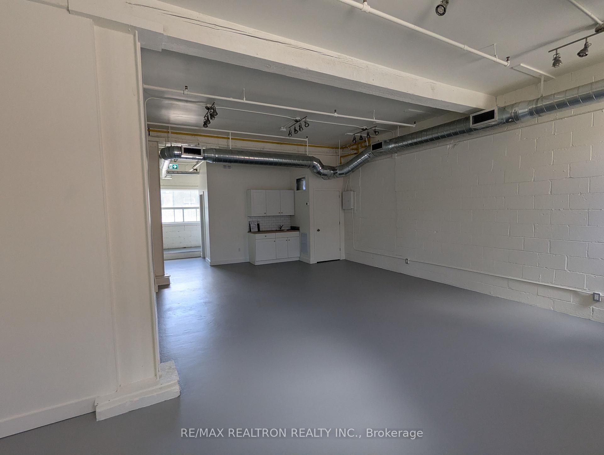 135 Tecumseth Street 11A, Toronto C01, ON M6J 2H2