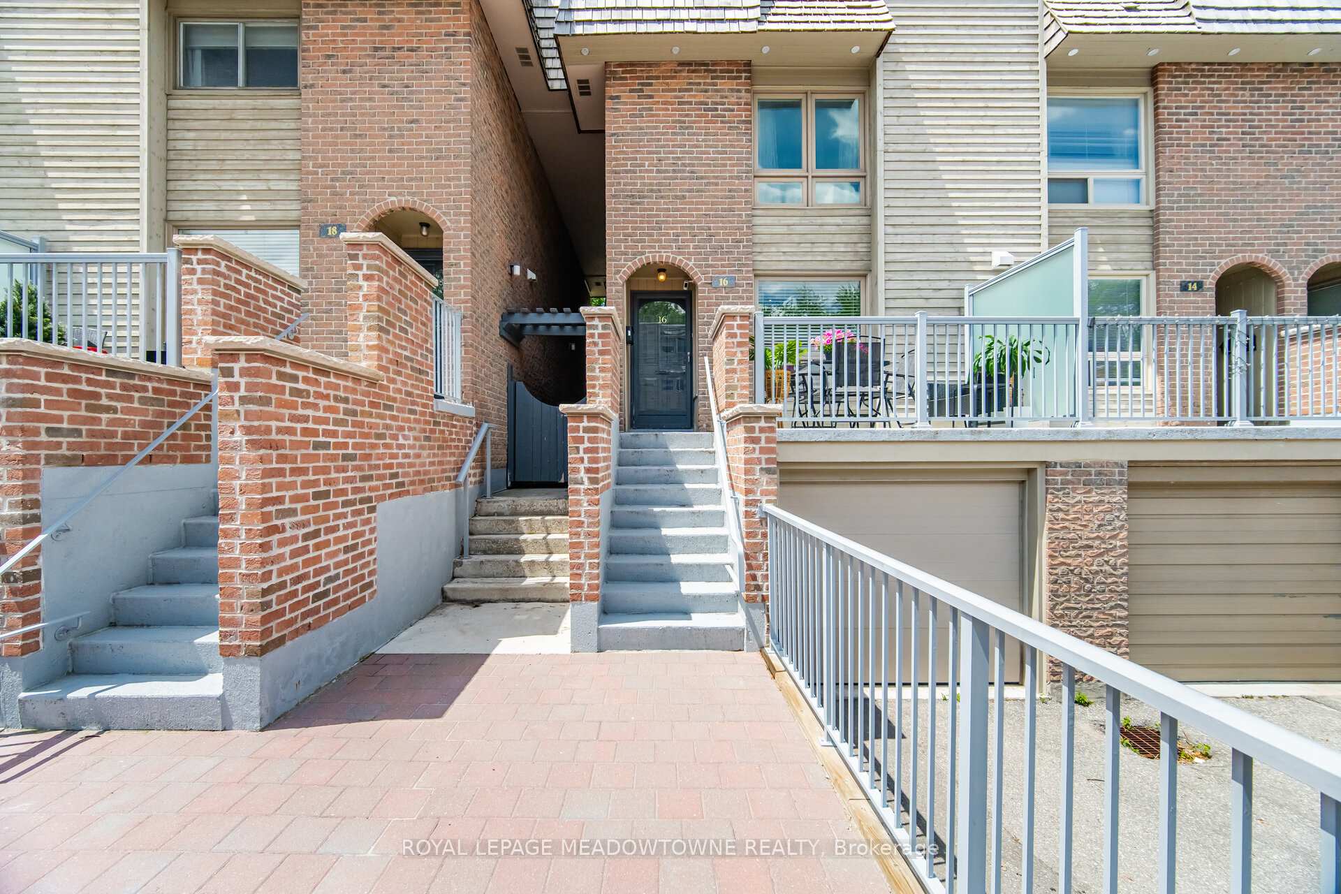16 Dutch Myrtle Way, Toronto C13, ON M3B 3K8
