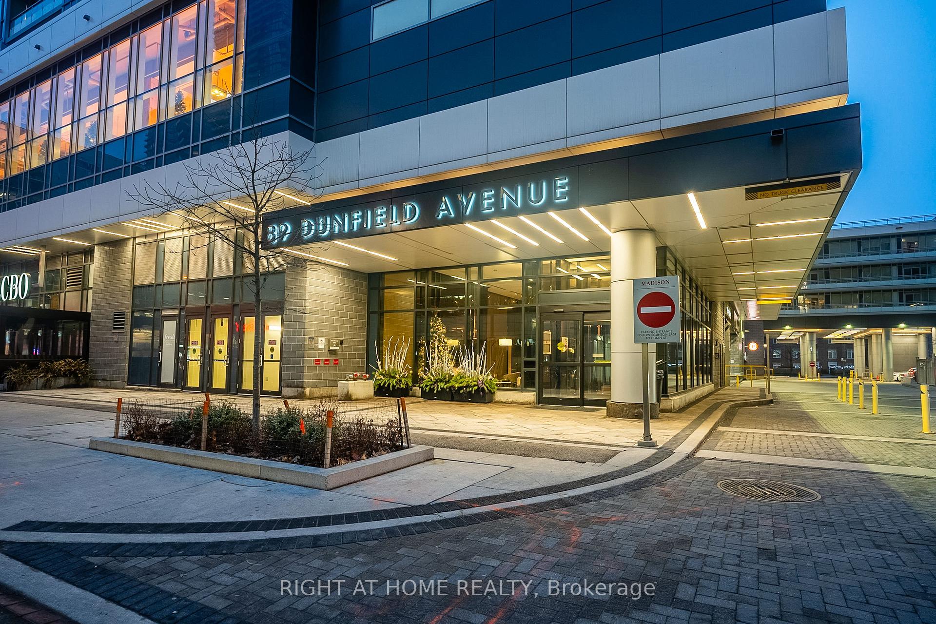 89 Dunfield Avenue 2306, Toronto C10, ON M4S 0A4