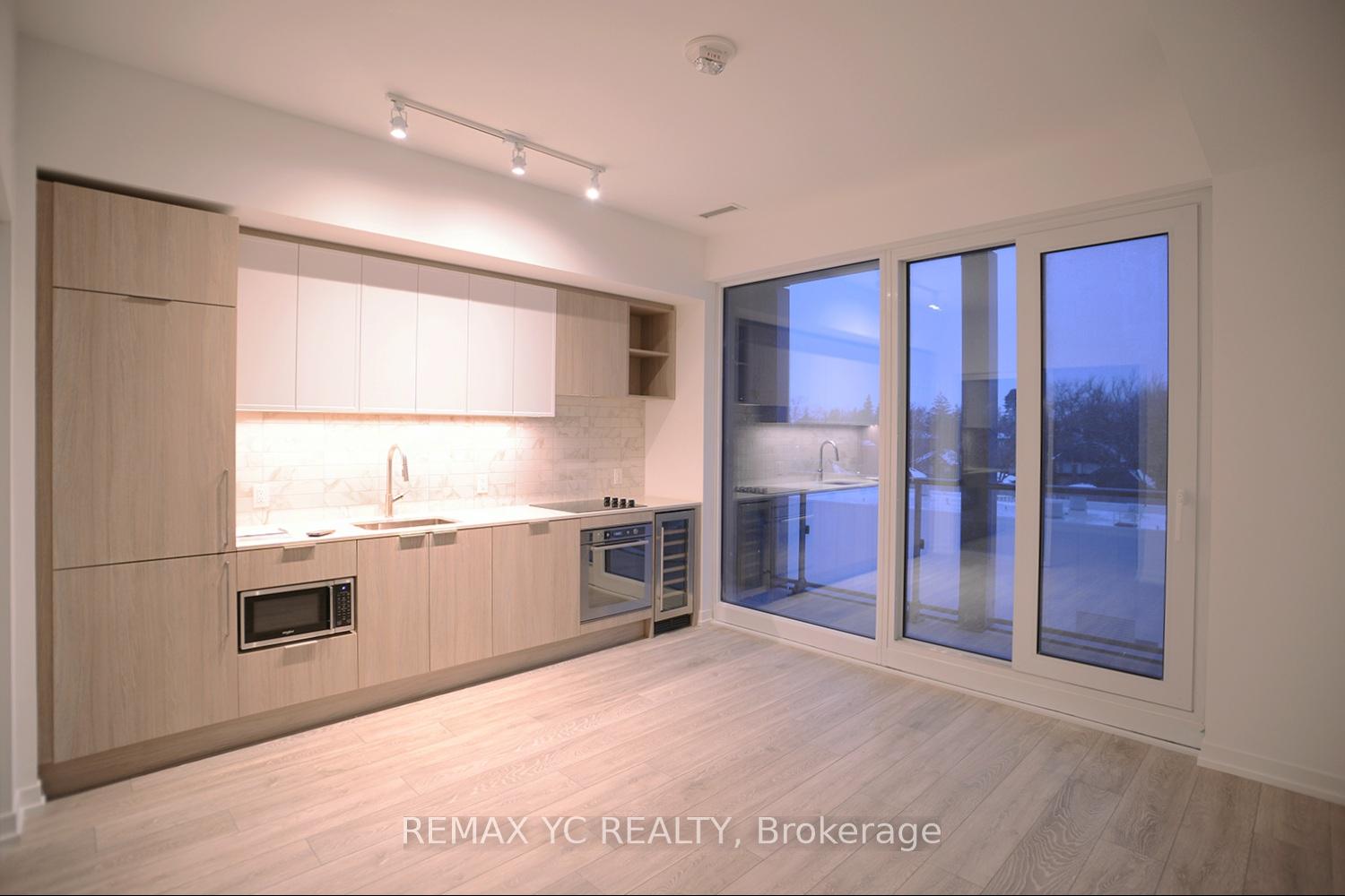 2020 Bathurst Street 721, Toronto C03, ON M5P 3L1