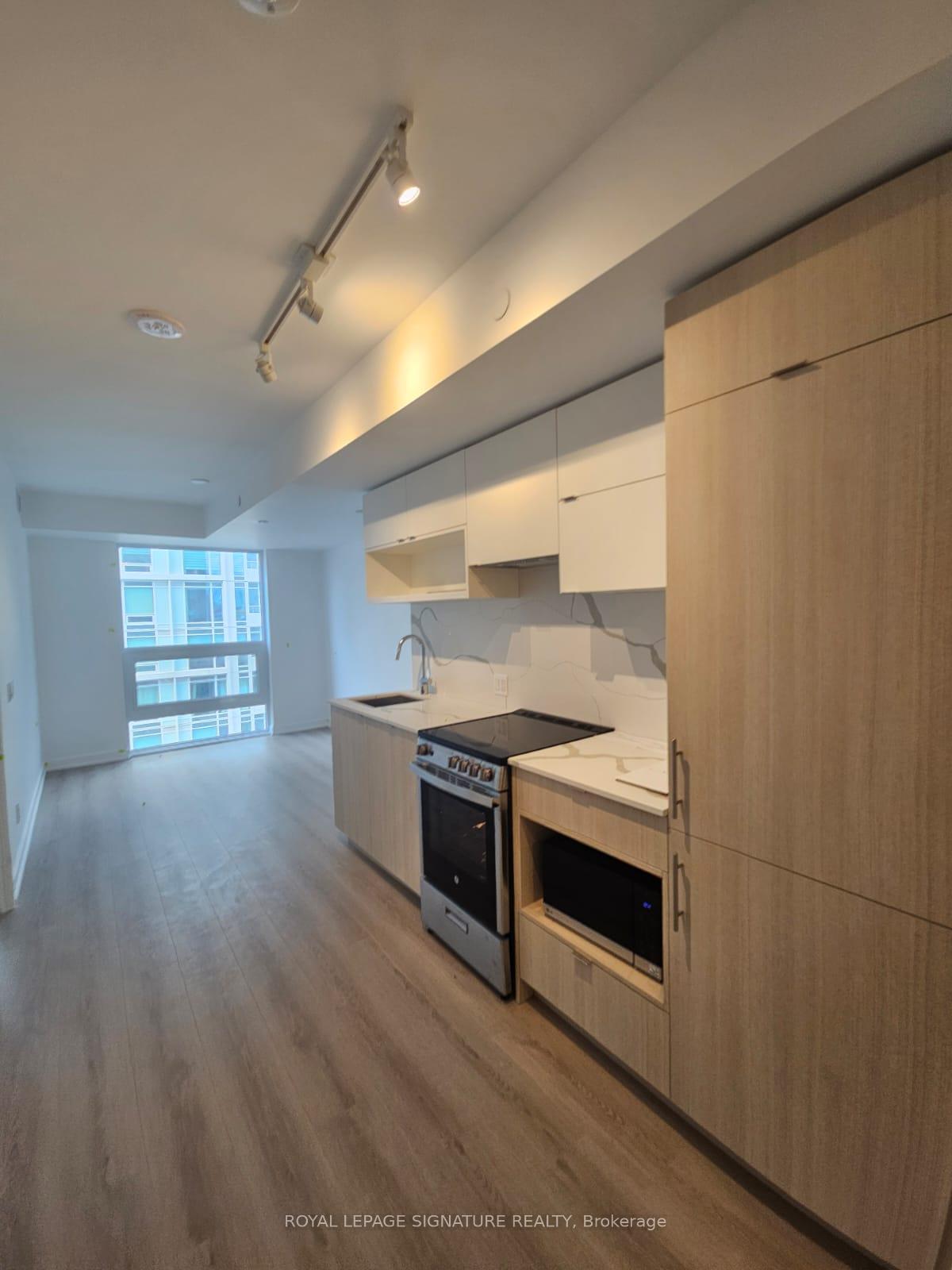 100 Queen Street E 1712, Toronto C08, ON M5C 0B5