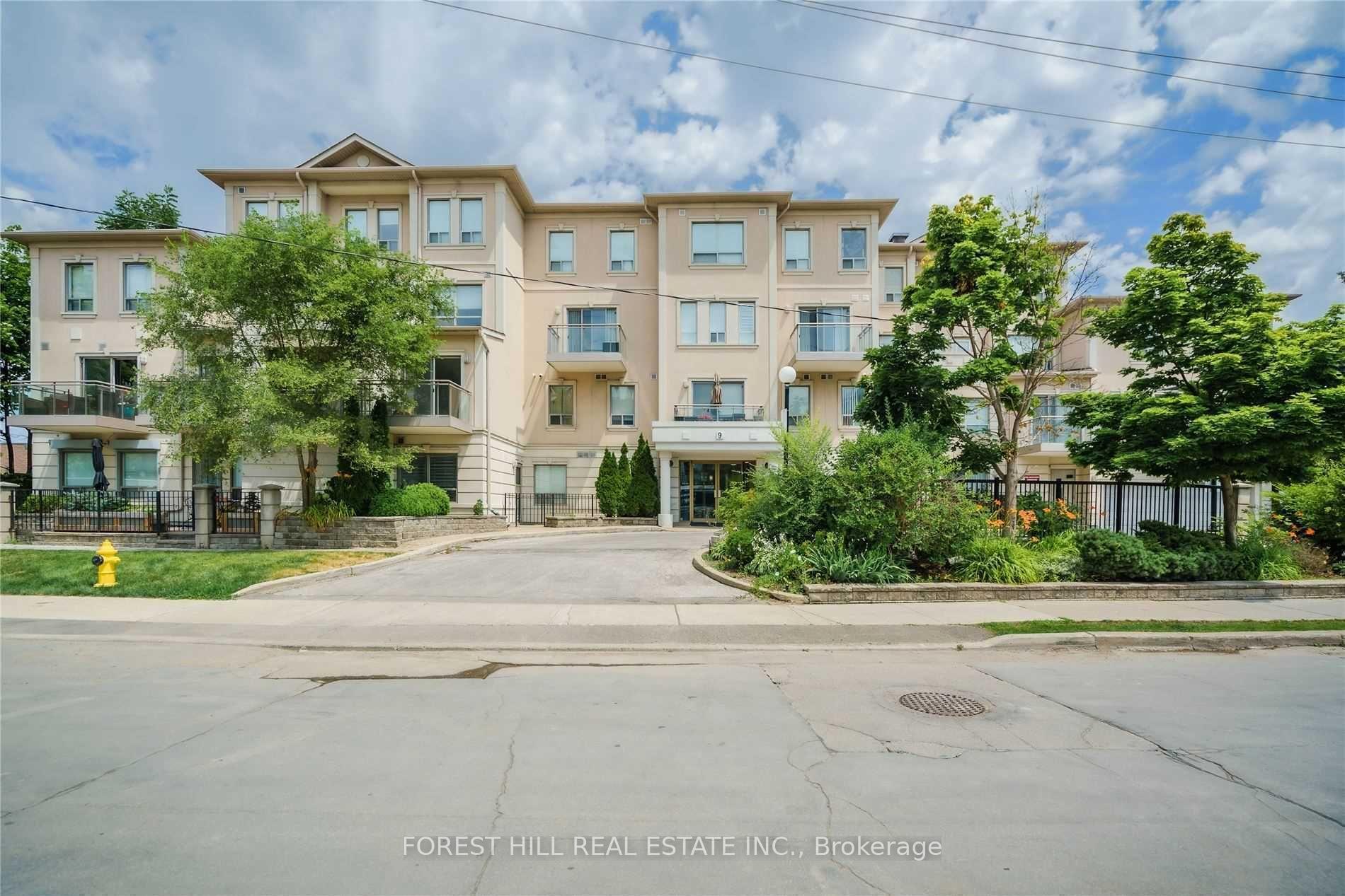 9 Greenbriar Road 103, Toronto C15, ON M2K 1H4