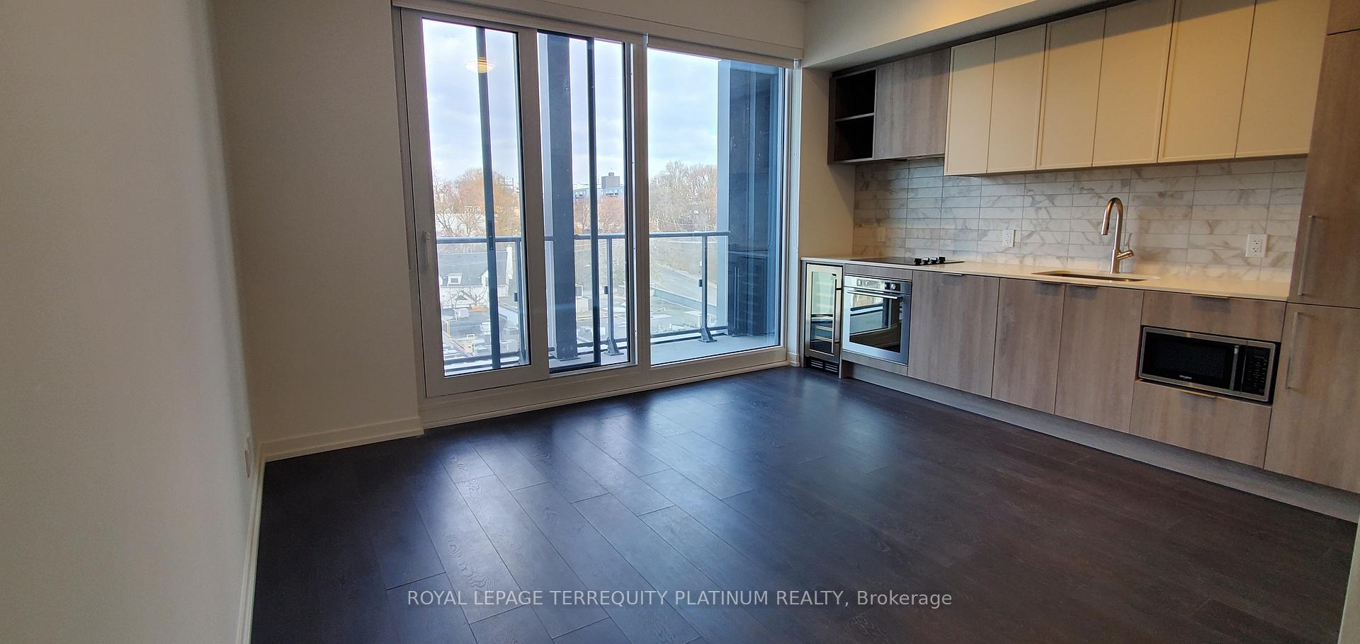 2020 Bathurst Street 725, Toronto C03, ON M5P 0A6