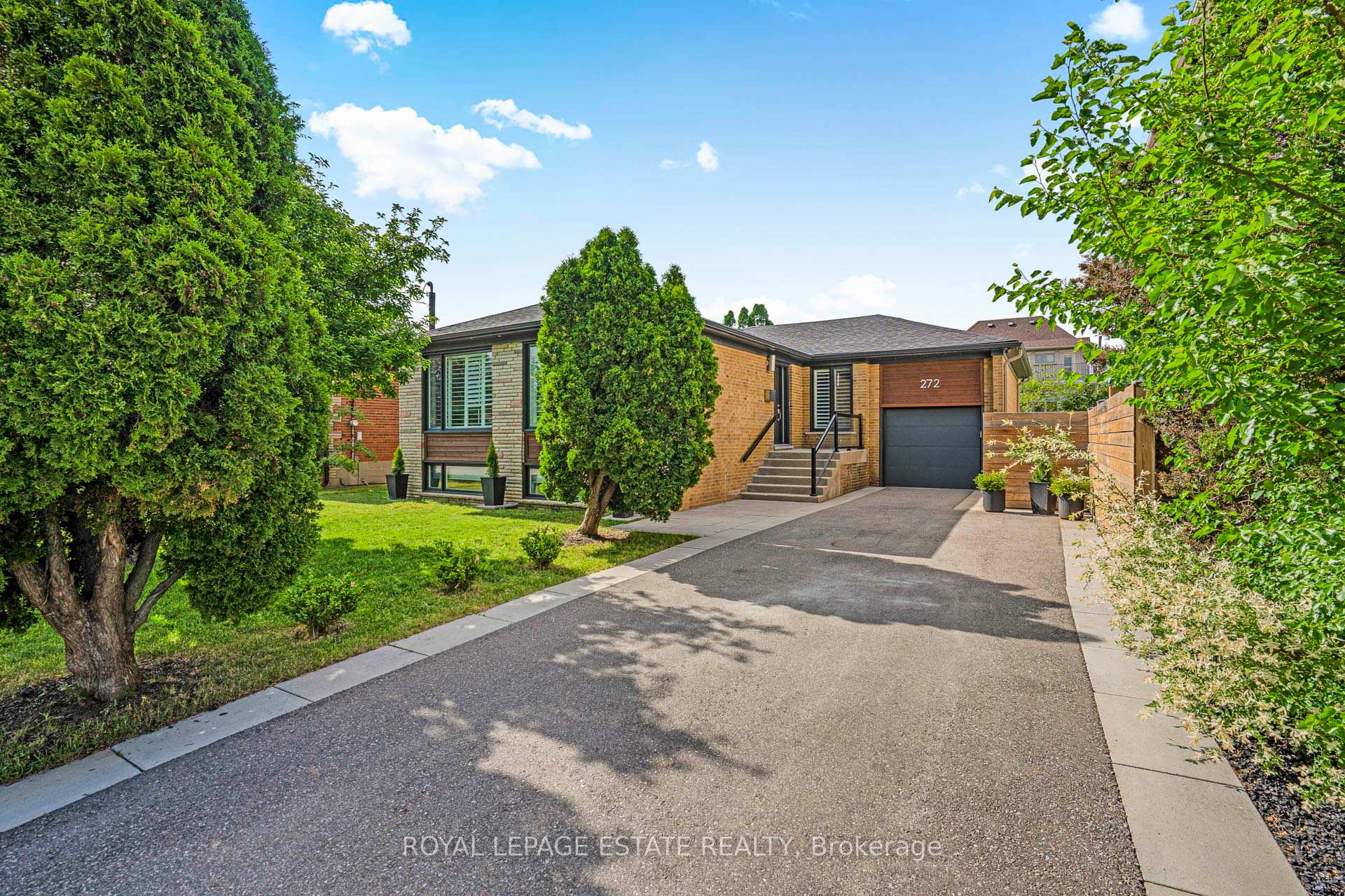 272 Searle Avenue, Toronto C06, ON M3H 4C4