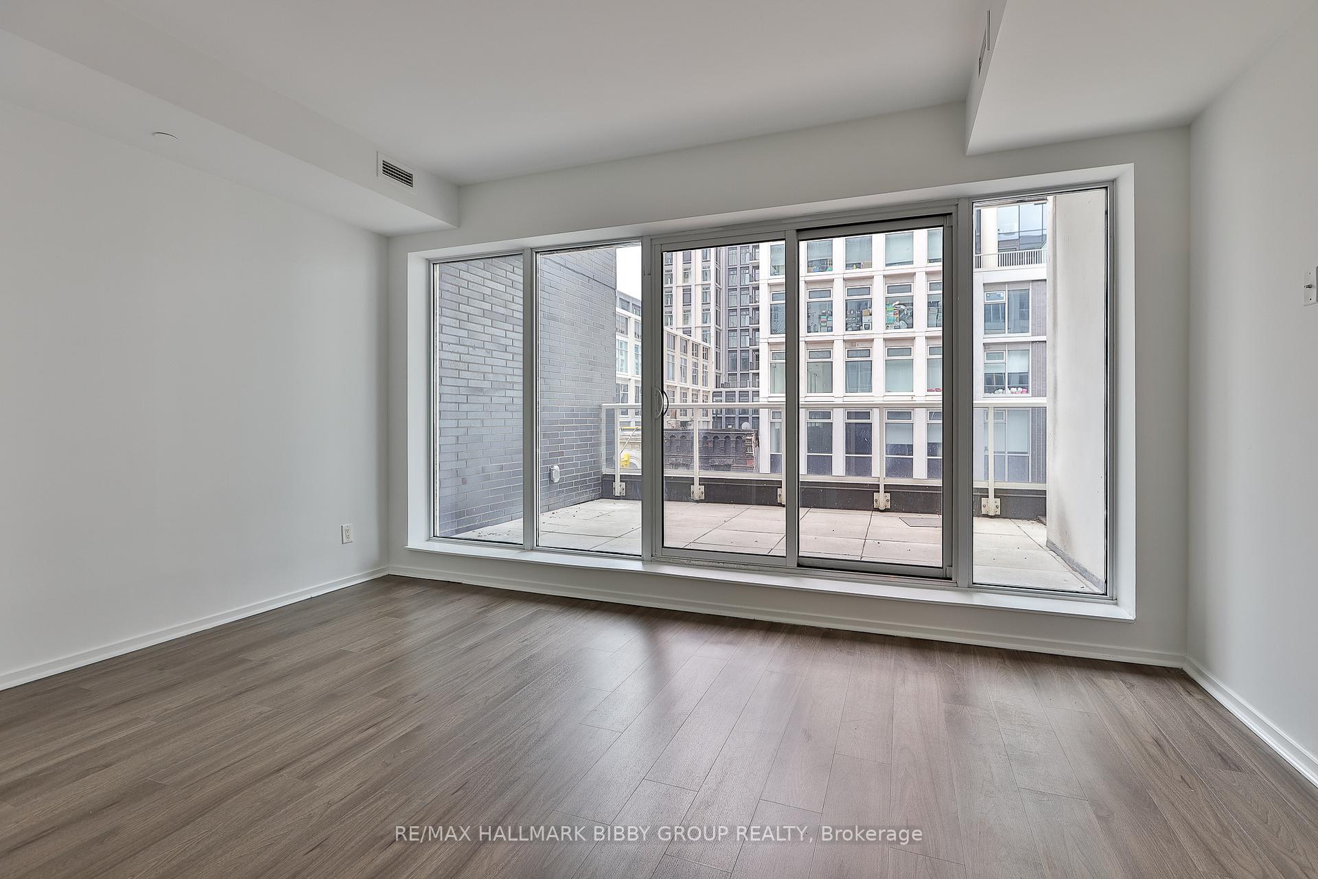 783 Bathurst Street 422, Toronto C01, ON M5S 0A8