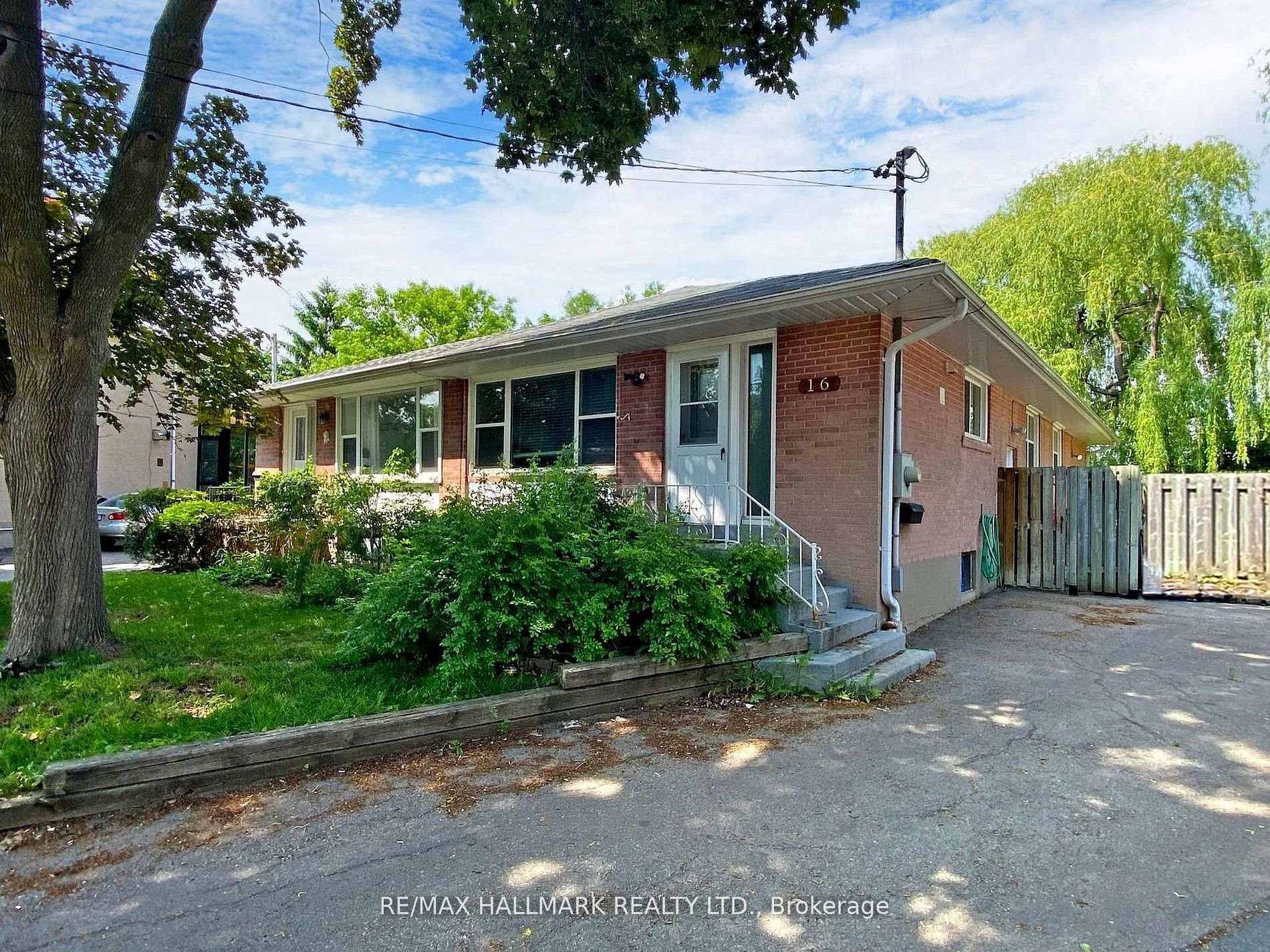 16 Dunboyne Court, Toronto C07, ON M2R 2B7