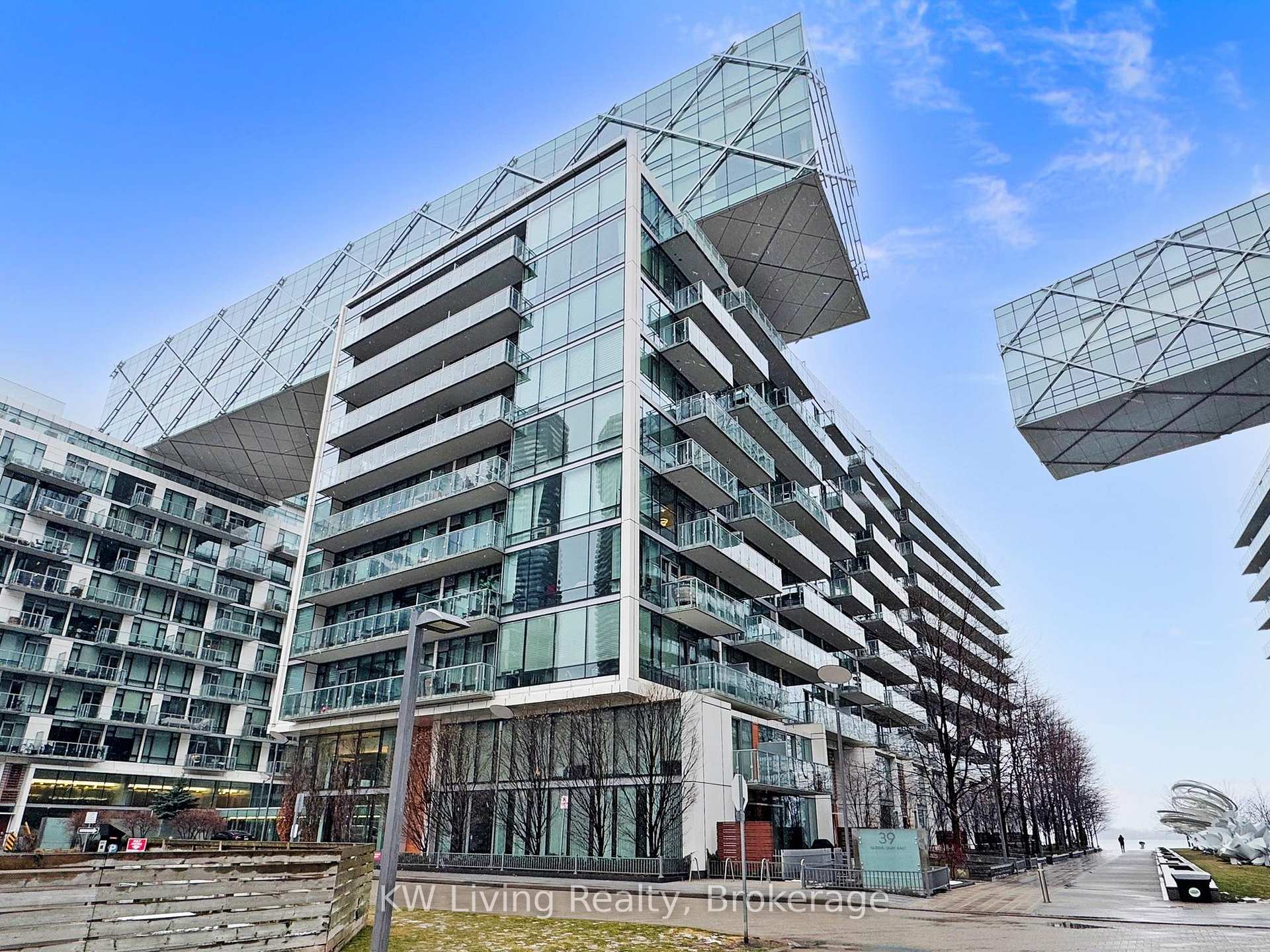 39 Queens Quay E 940, Toronto C08, ON M5E 0A5
