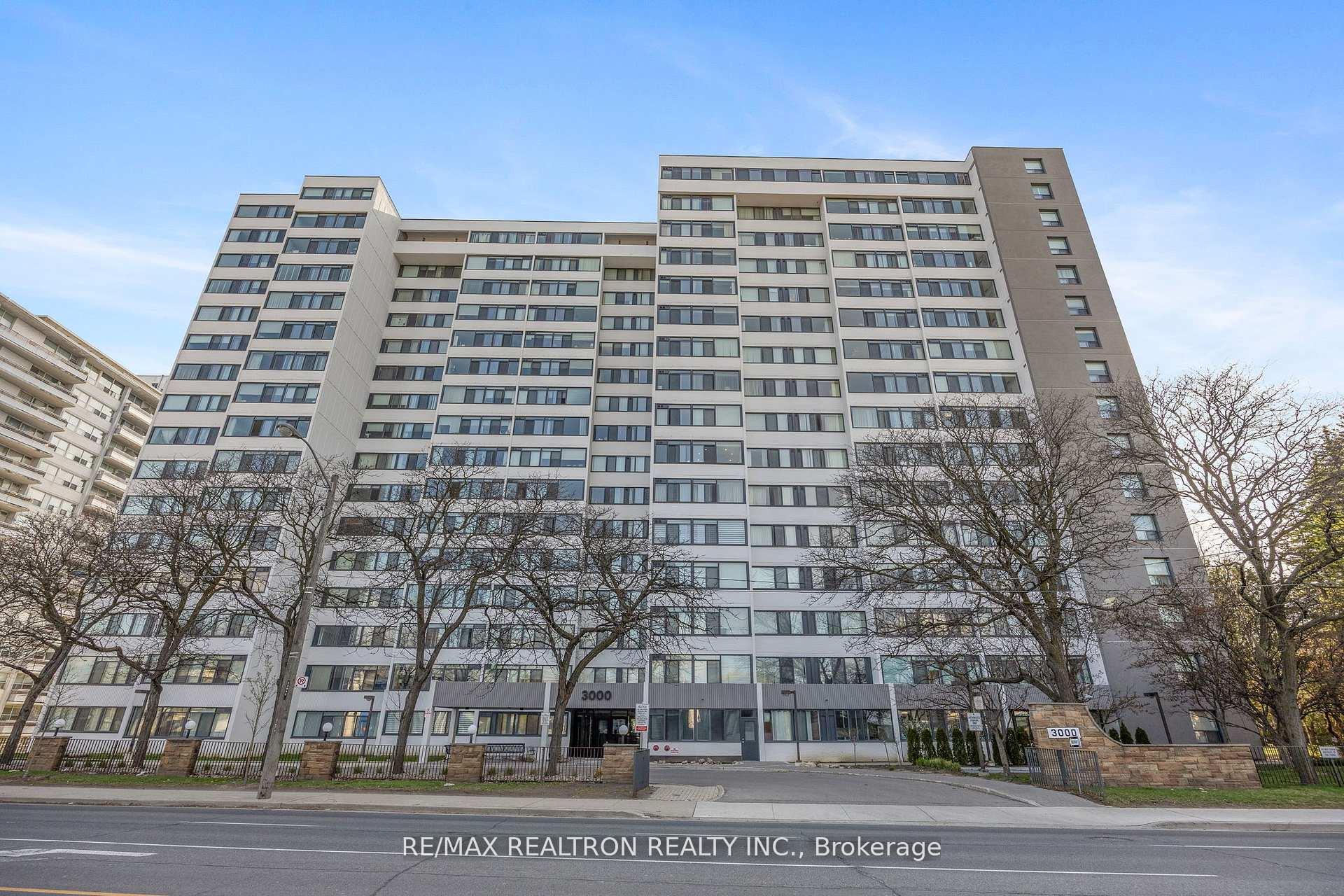 3000 Bathurst Street 601, Toronto C04, ON M6B 3B4