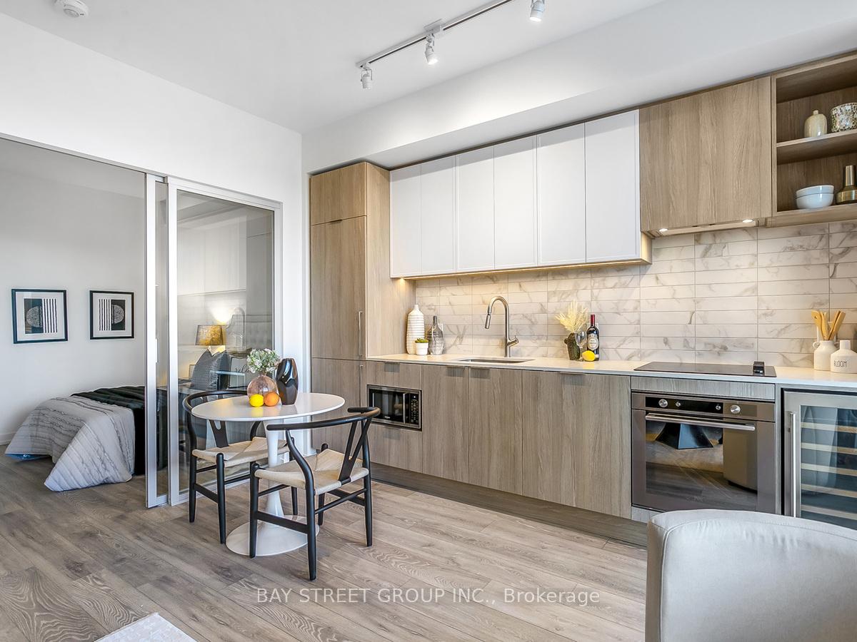 2020 Bathurst Street 1908, Toronto C03, ON M5P 0A6