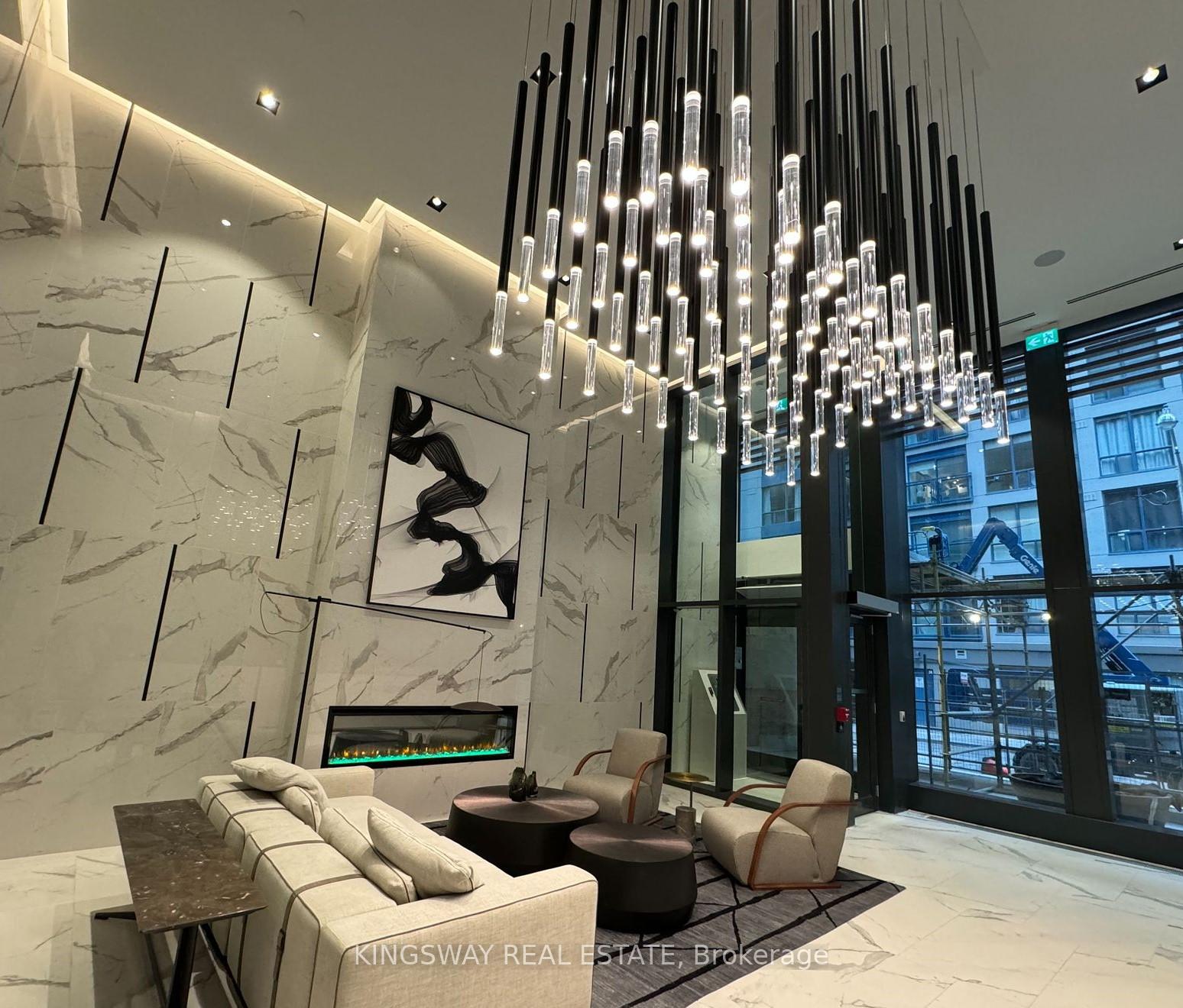 82 Dalhousie Street 810, Toronto C08, ON M5B 0C5