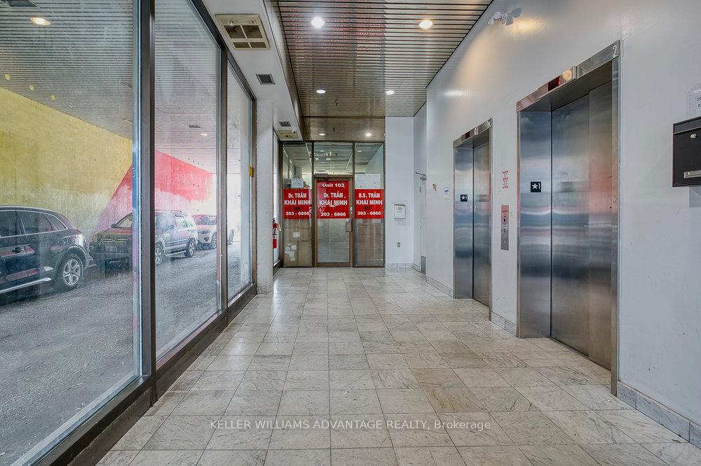 302 Spadina Avenue 103, Toronto C01, ON M5T 2E7