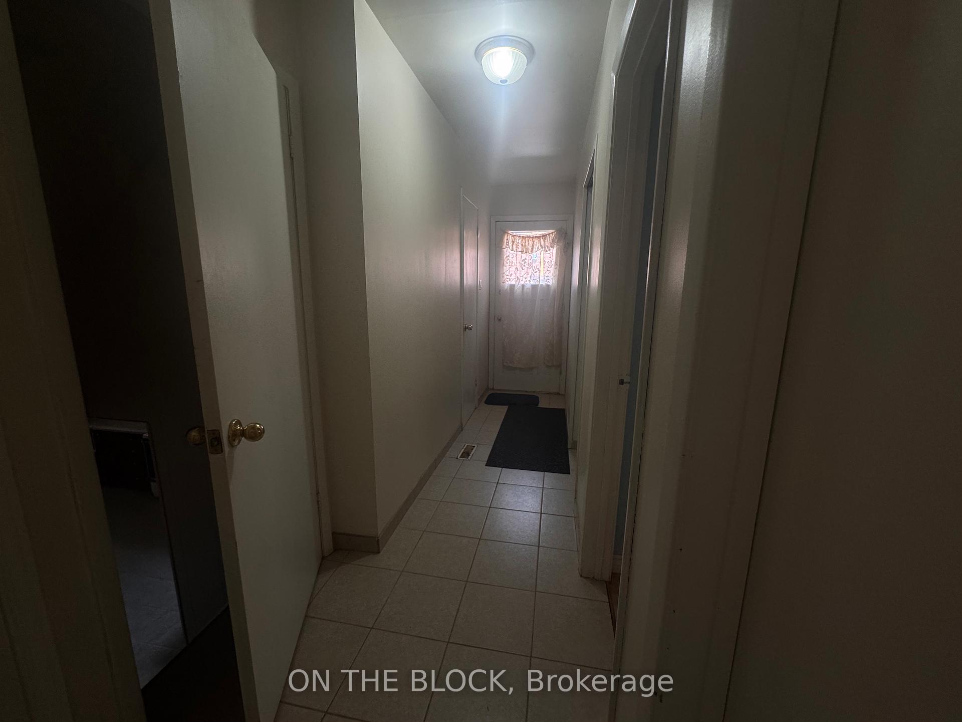 33 Harrington Crescent, Toronto C15, ON M2M 2Y6