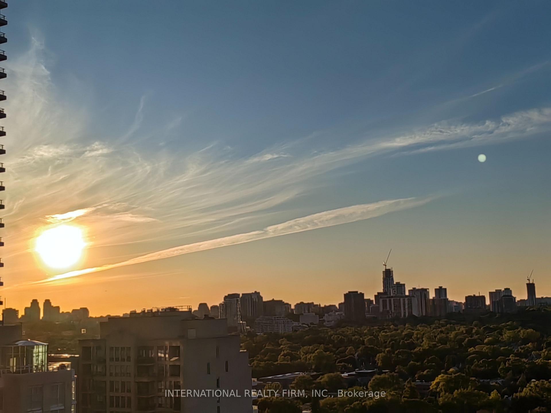 609 Sherbourne Street 1906, Toronto C08, ON M4X 0A4