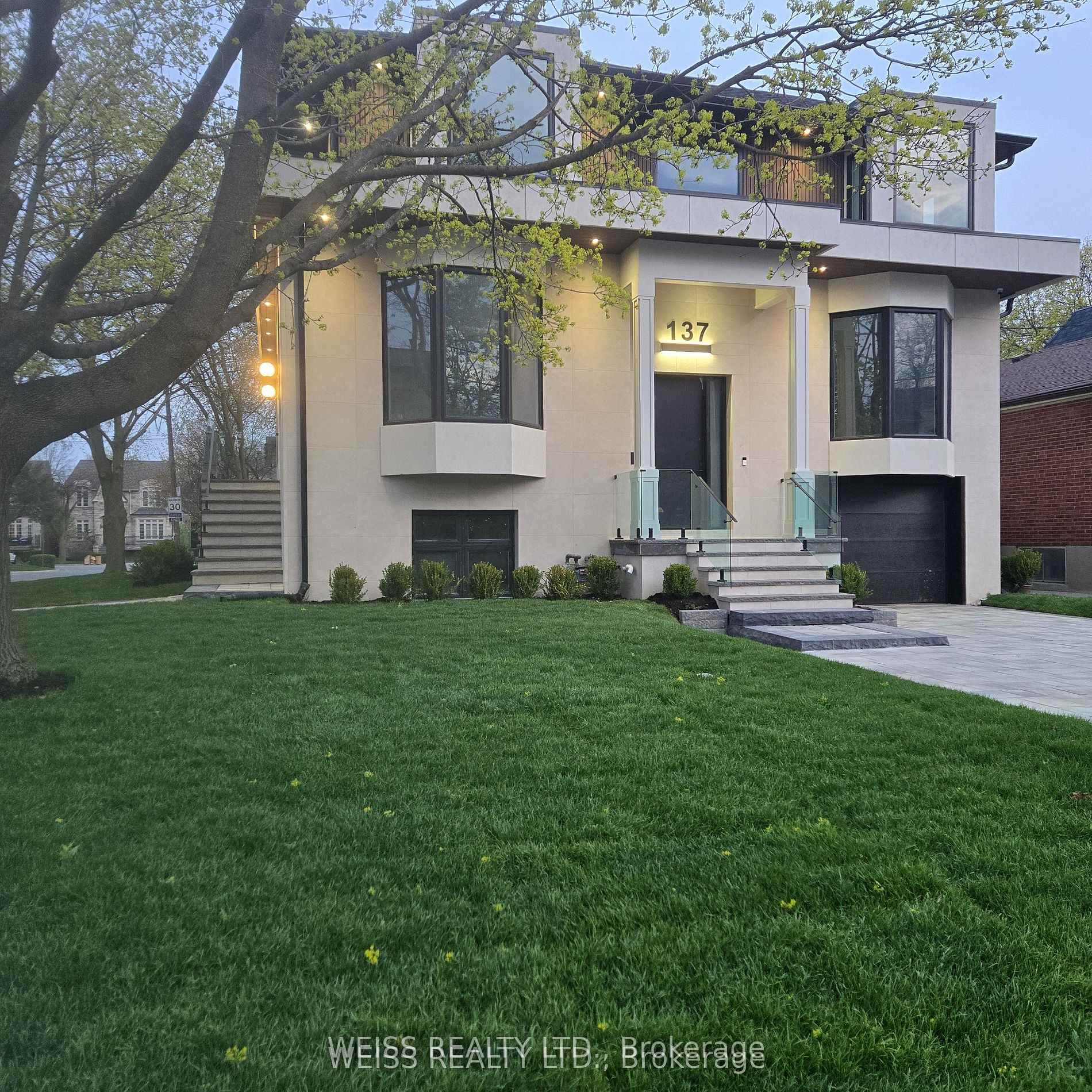 137 Bannockburn Avenue, Toronto C04, ON M5M 2N4