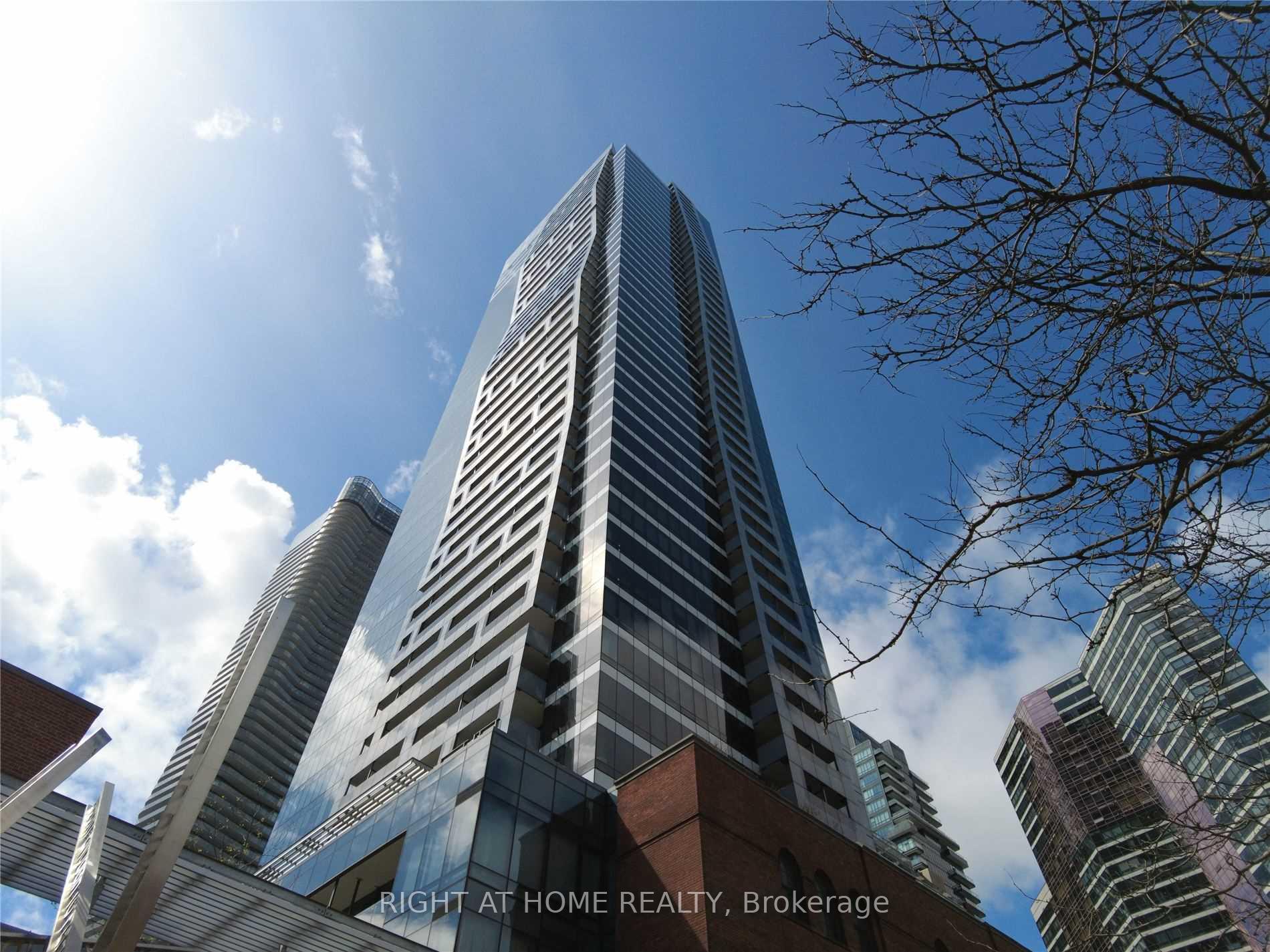 5 St Joseph Street 3510, Toronto C01, ON M4Y 1J6