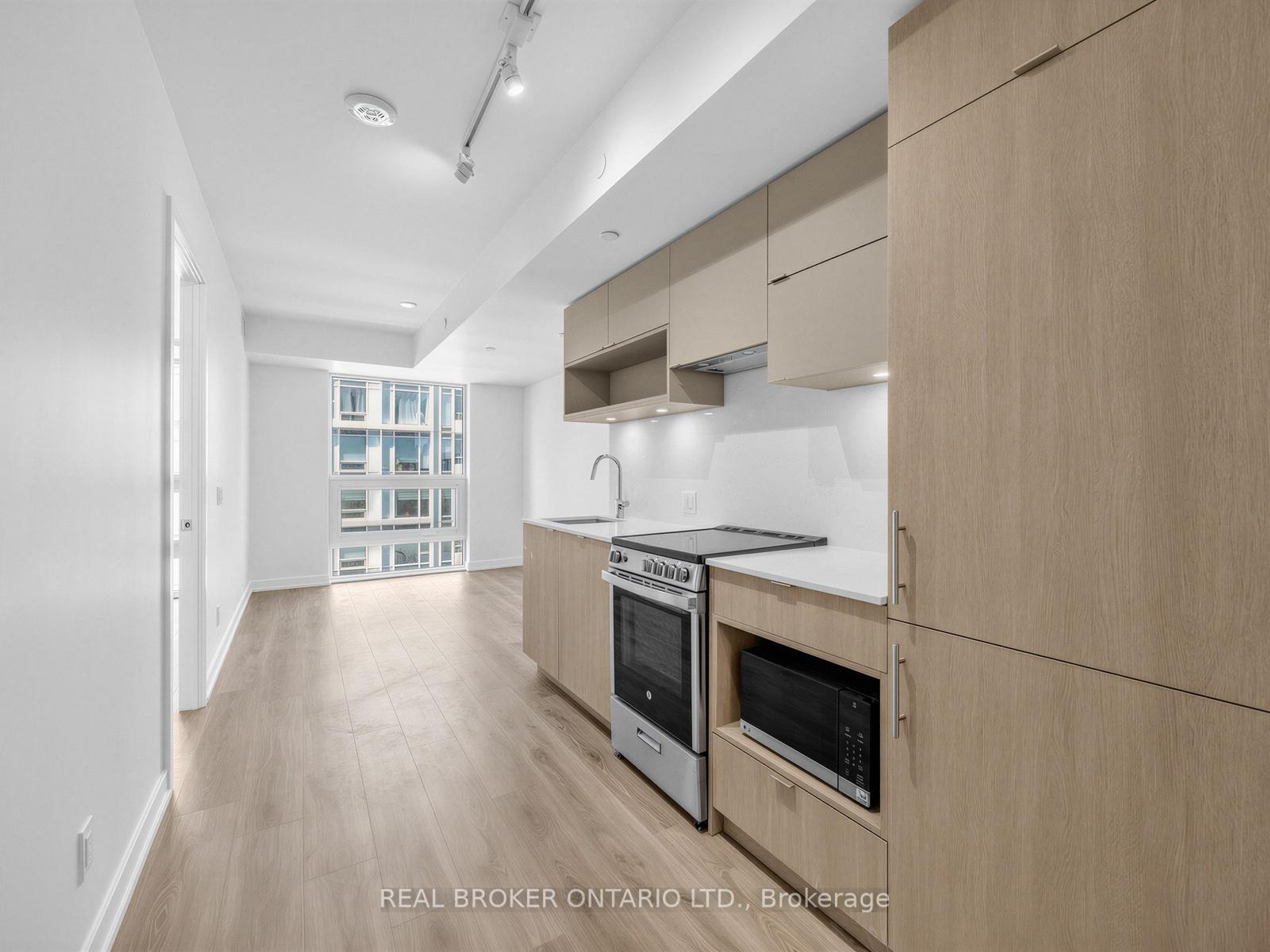 100 Queen Street E 1912, Toronto C08, ON M5C 0B5