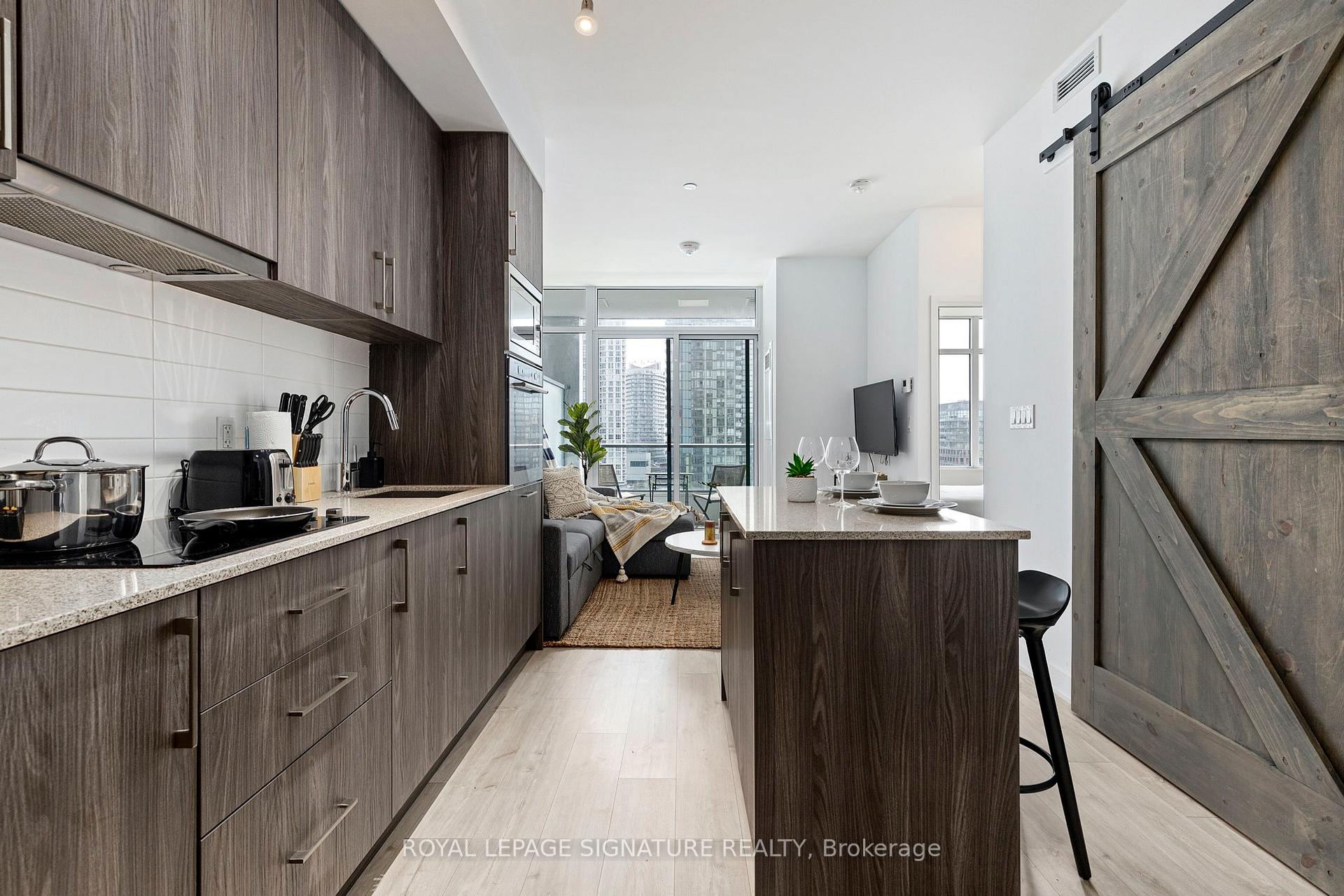 576 Front Street W 806E, Toronto C01, ON M5V 1C1