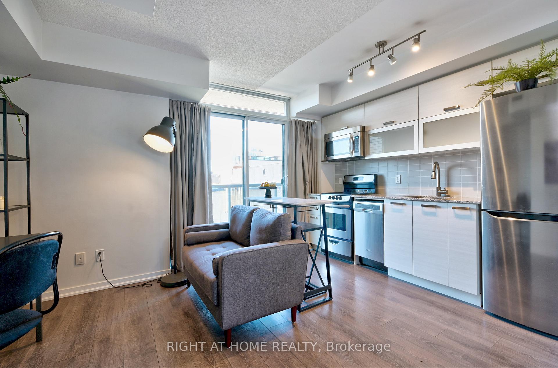 68 Abell Street W 336, Toronto C01, ON M6J 0B1