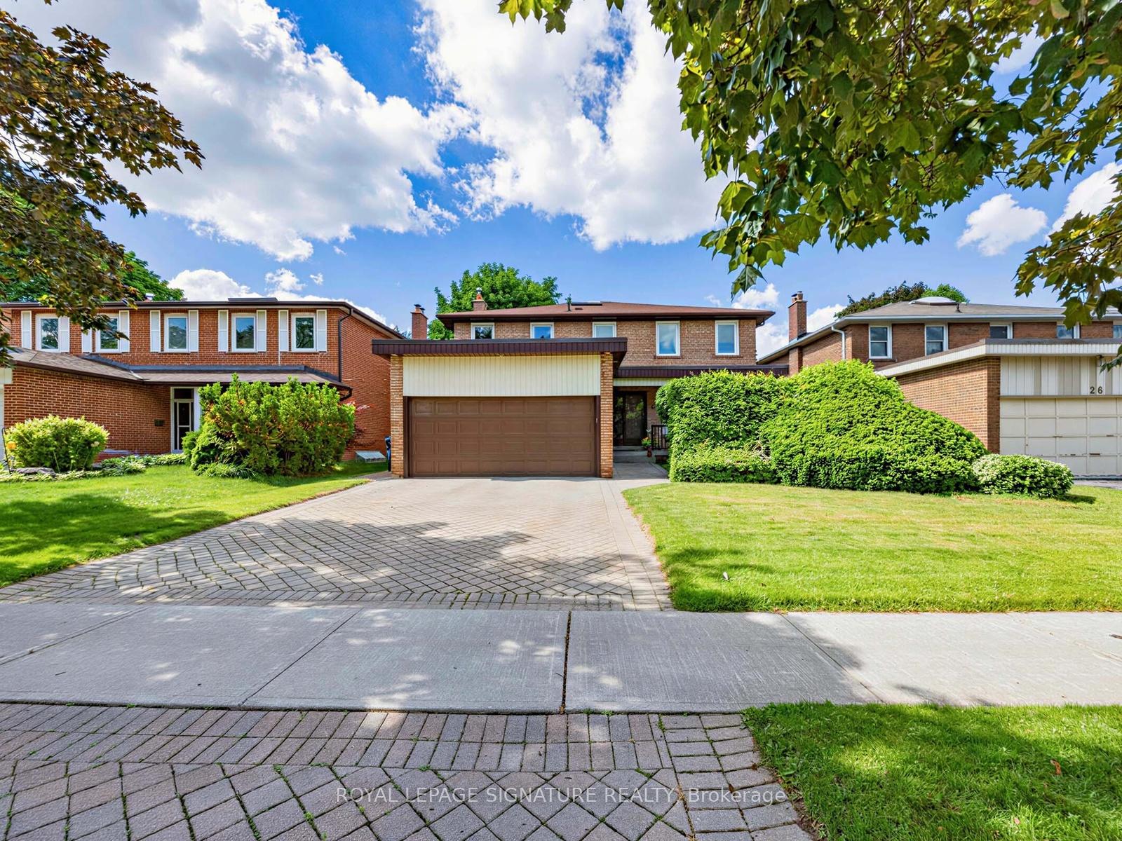 24 Rockland Drive, Toronto C15, ON M2M 2Y9