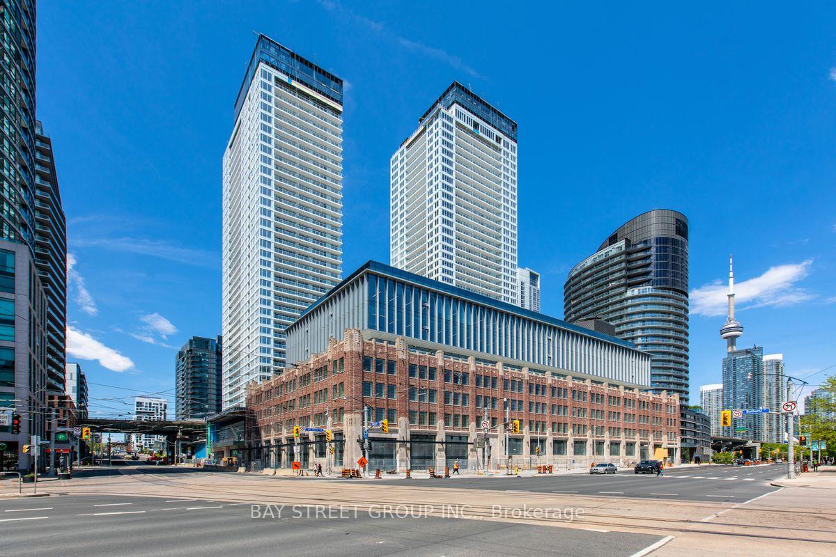 17 Bathurst Street 916, Toronto C01, ON M5V 0N1