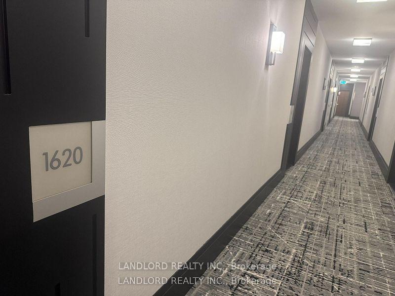 111 Elizabeth Street 1620, Toronto C01, ON M5G 1P7