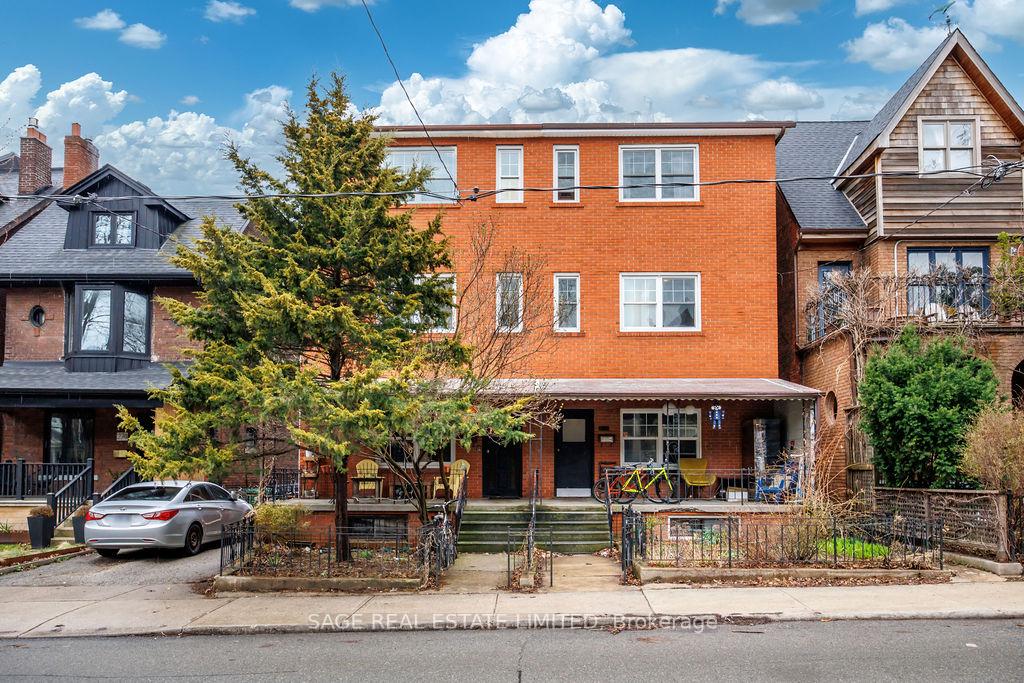 276 Crawford Street, Toronto C01, ON M6J 2V8