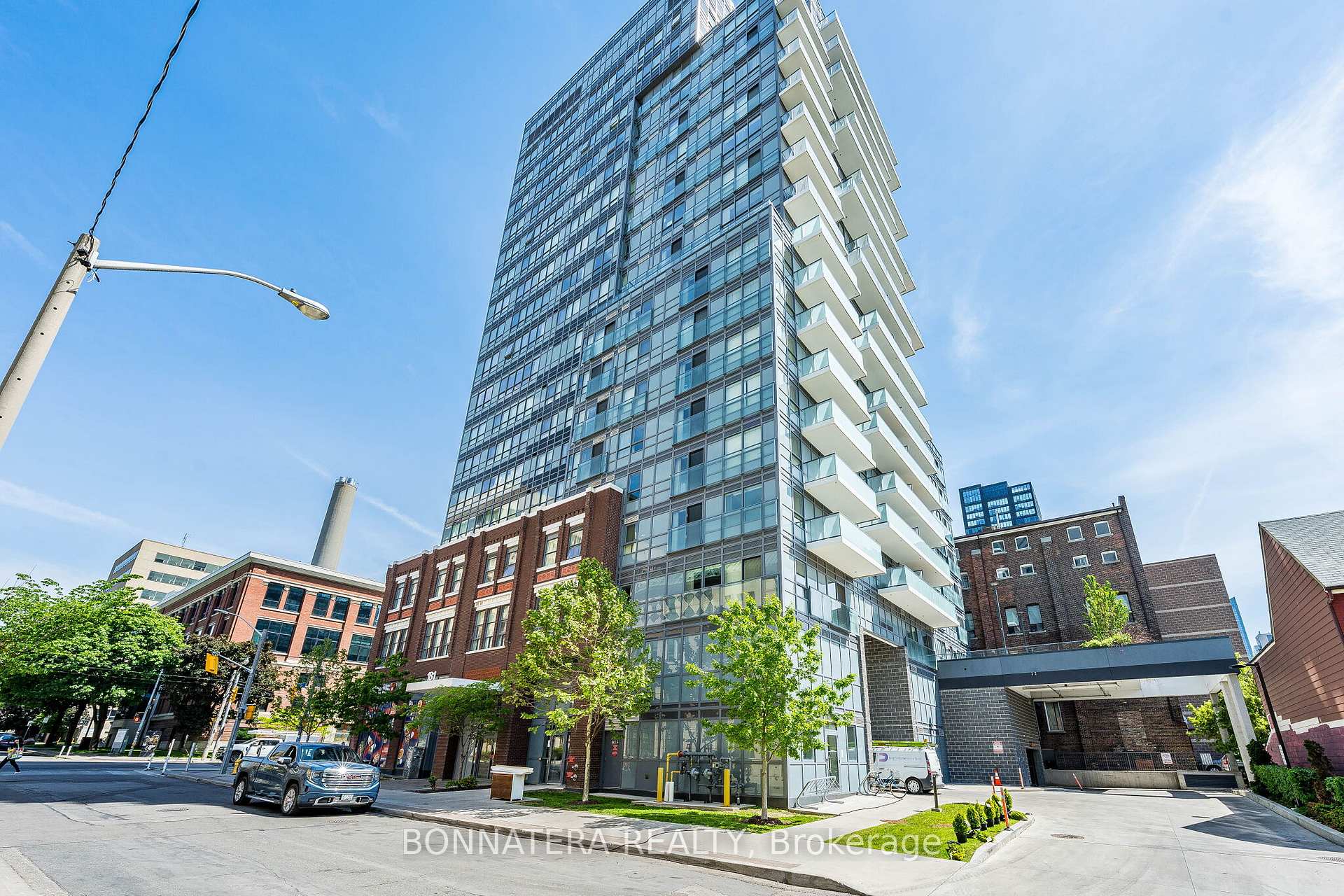 181 Huron Street 701, Toronto C01, ON M5T 2B6