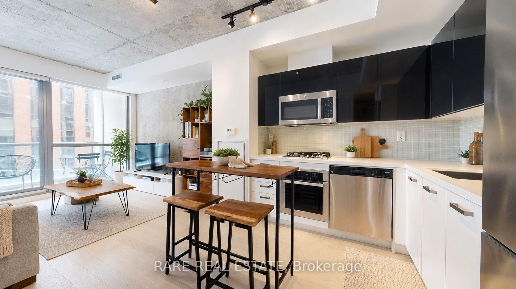 39 Brant Street 421, Toronto C01, ON M5V 0M8