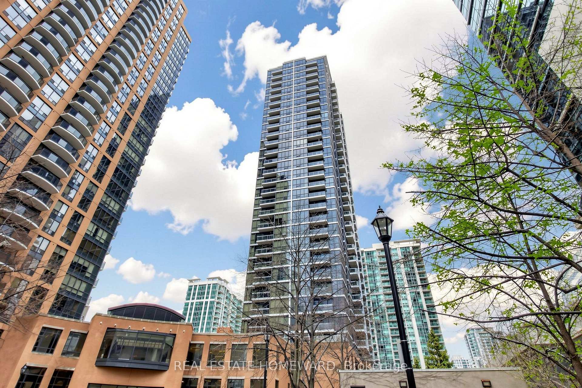 23 E Sheppard Avenue E 402, Toronto C14, ON M2N 0C8