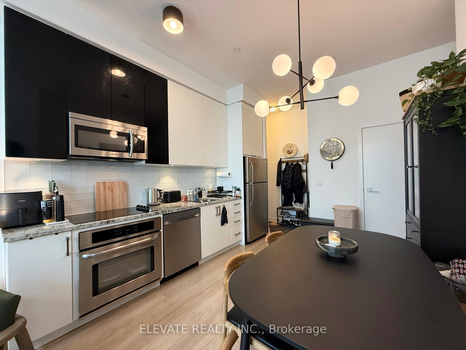 98 Lillian Street 3311, Toronto C10, ON M4S 0A5