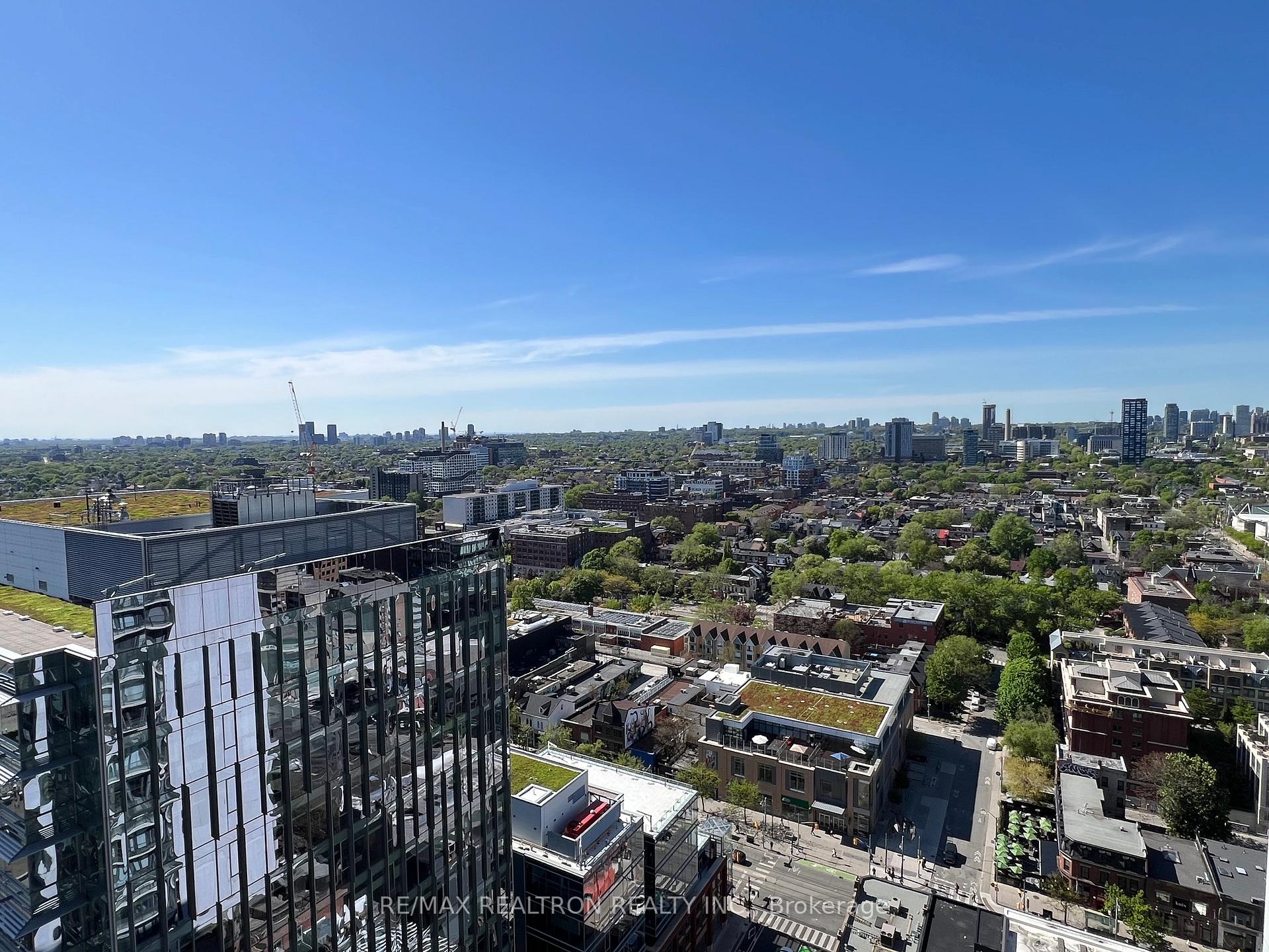 125 Peter Street 2404, Toronto C01, ON M5V 0M2