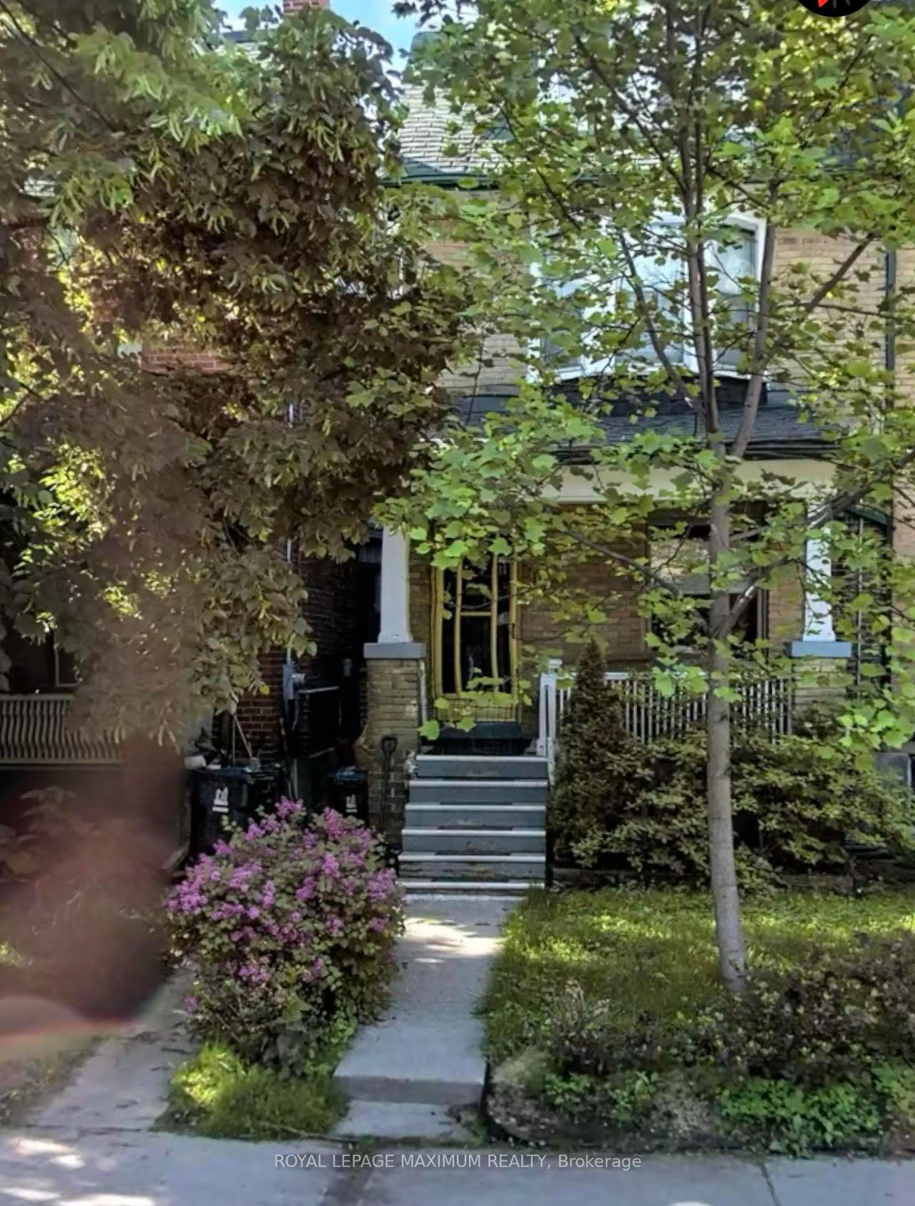 47 Vermont Avenue, Toronto C02, ON M6G 2P6