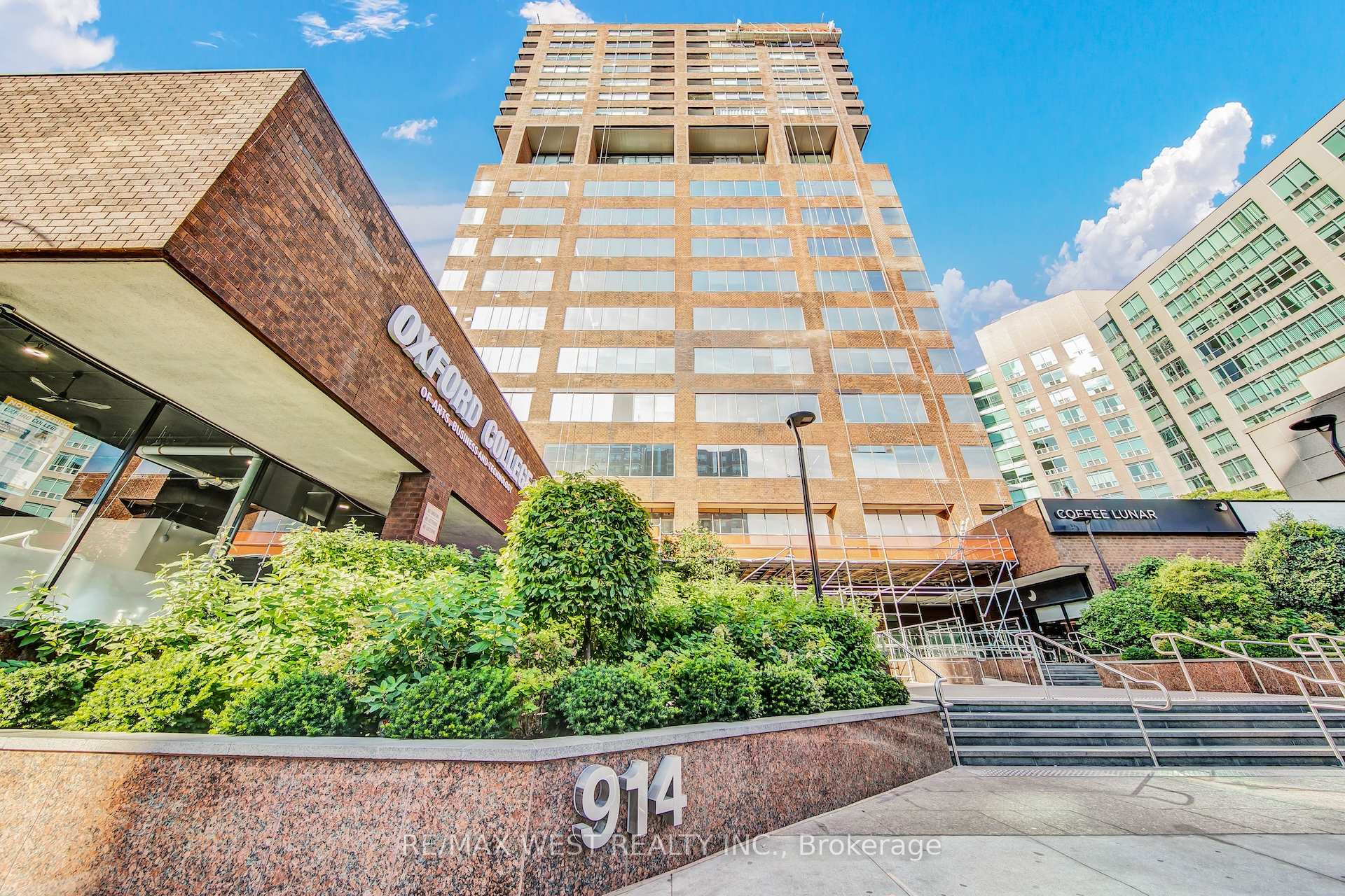914 Yonge Street 1202, Toronto C02, ON M4W 3C8