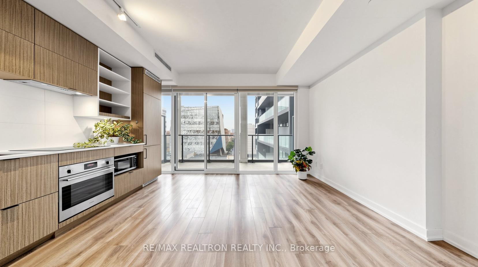 20 Edward Street 619, Toronto C01, ON M5G 0C5